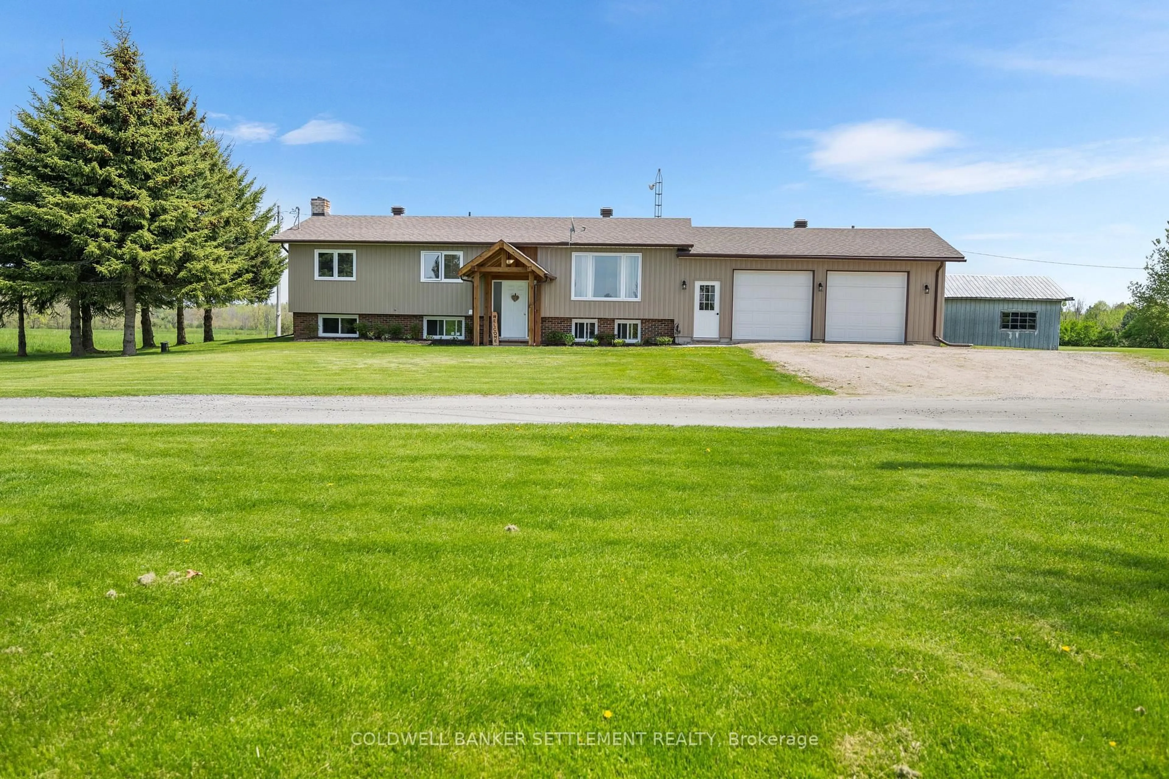 A pic from outside/outdoor area/front of a property/back of a property/a pic from drone, street for 269 Sunset Dr, Perth Ontario K7H 3C7