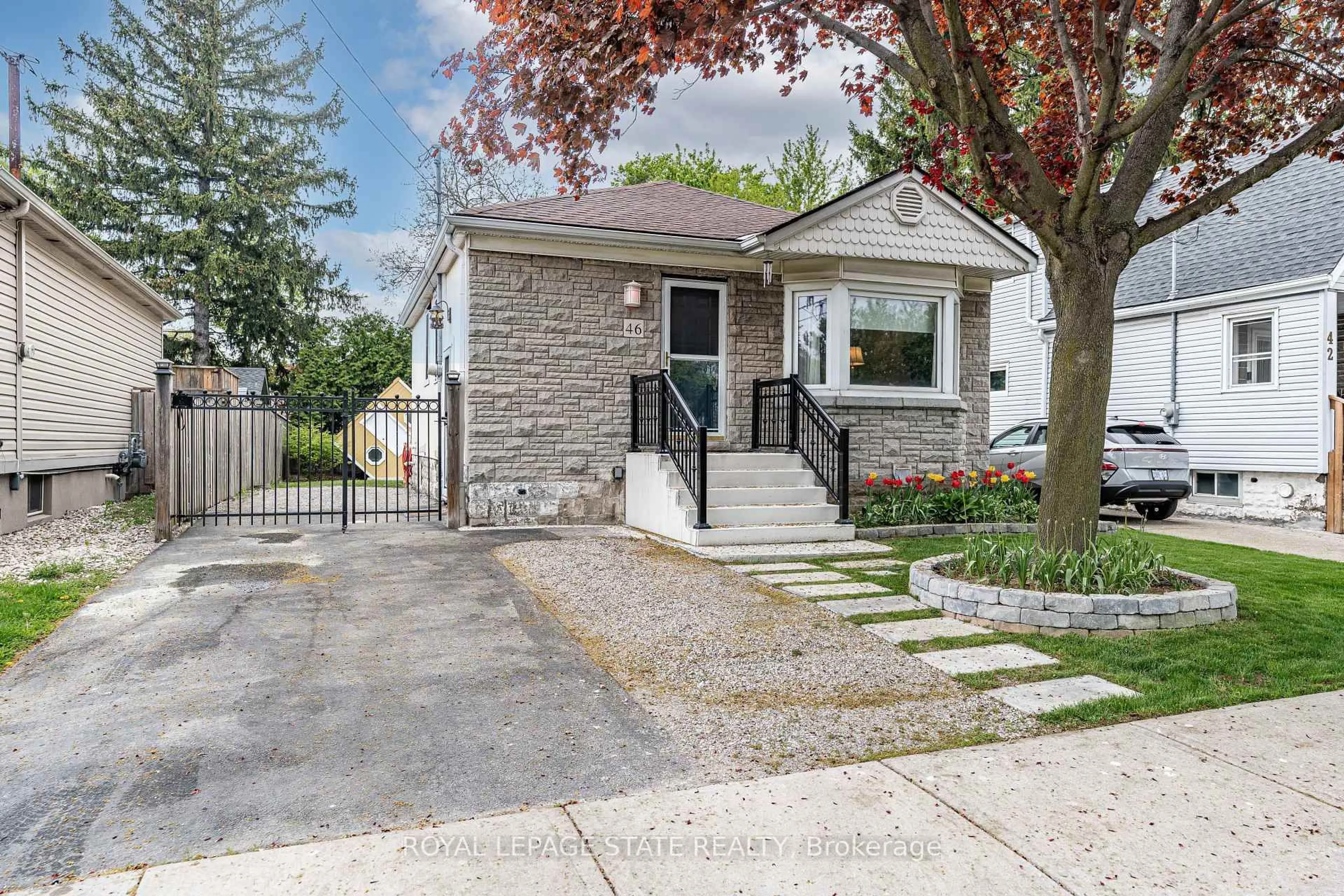 Home with brick exterior material, street for 46 East 38th St, Hamilton Ontario L8V 4E5