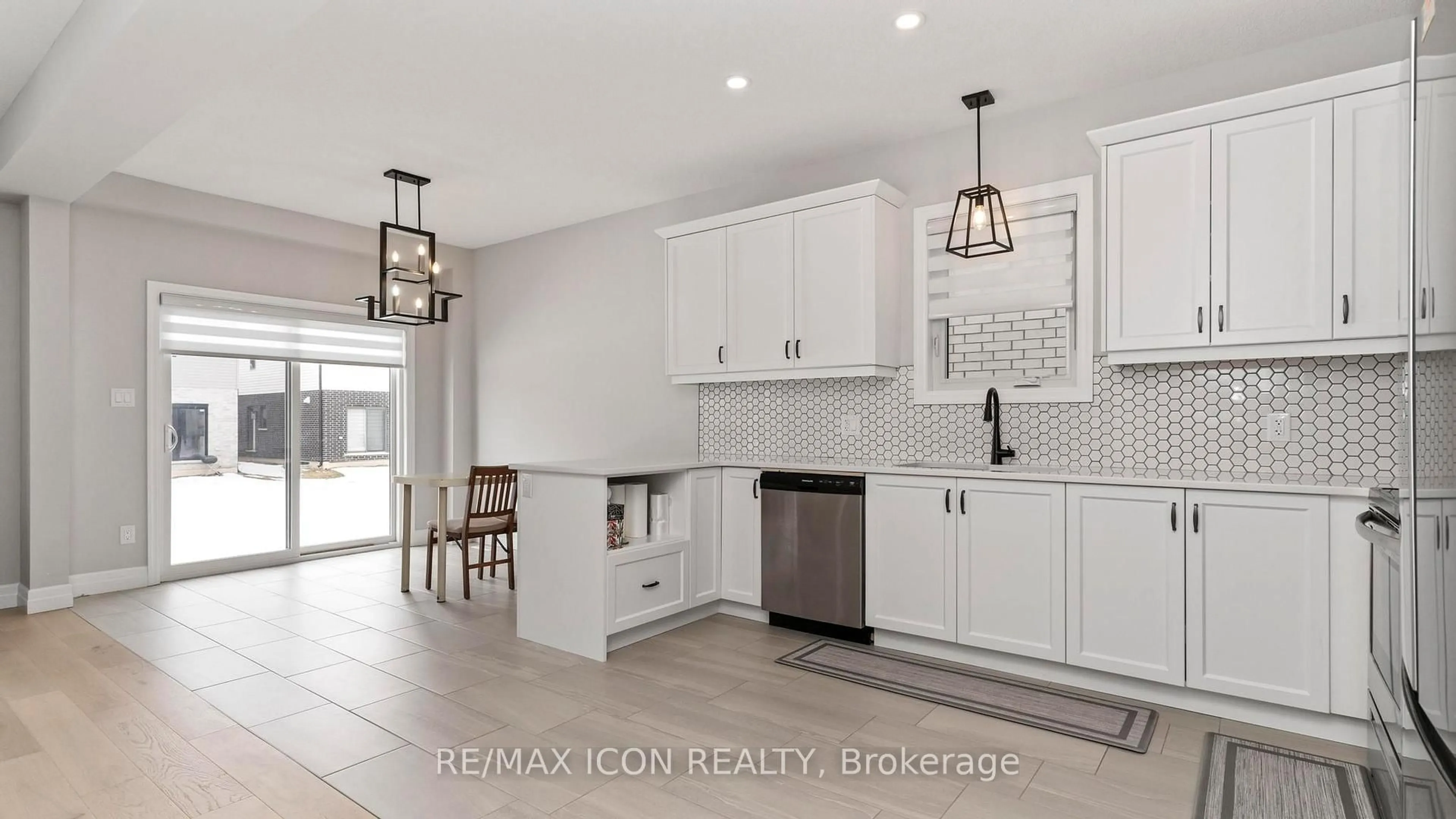 Open concept kitchen, ceramic/tile floor for 3895 Auckland Ave, London South Ontario N6L 0J3