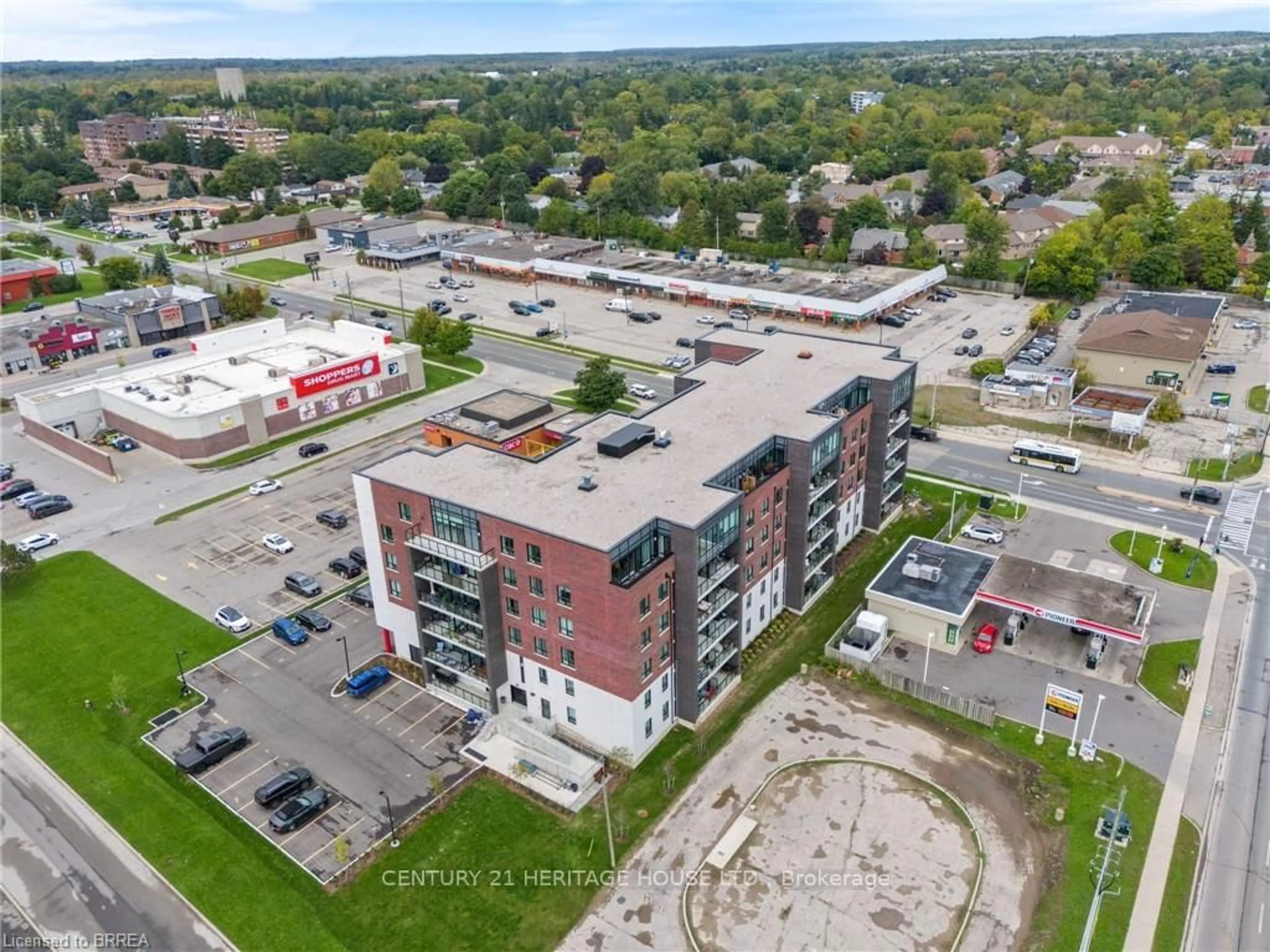 A pic from outside/outdoor area/front of a property/back of a property/a pic from drone, building for 5 Hamilton St #609, Hamilton Ontario L8B 2A4