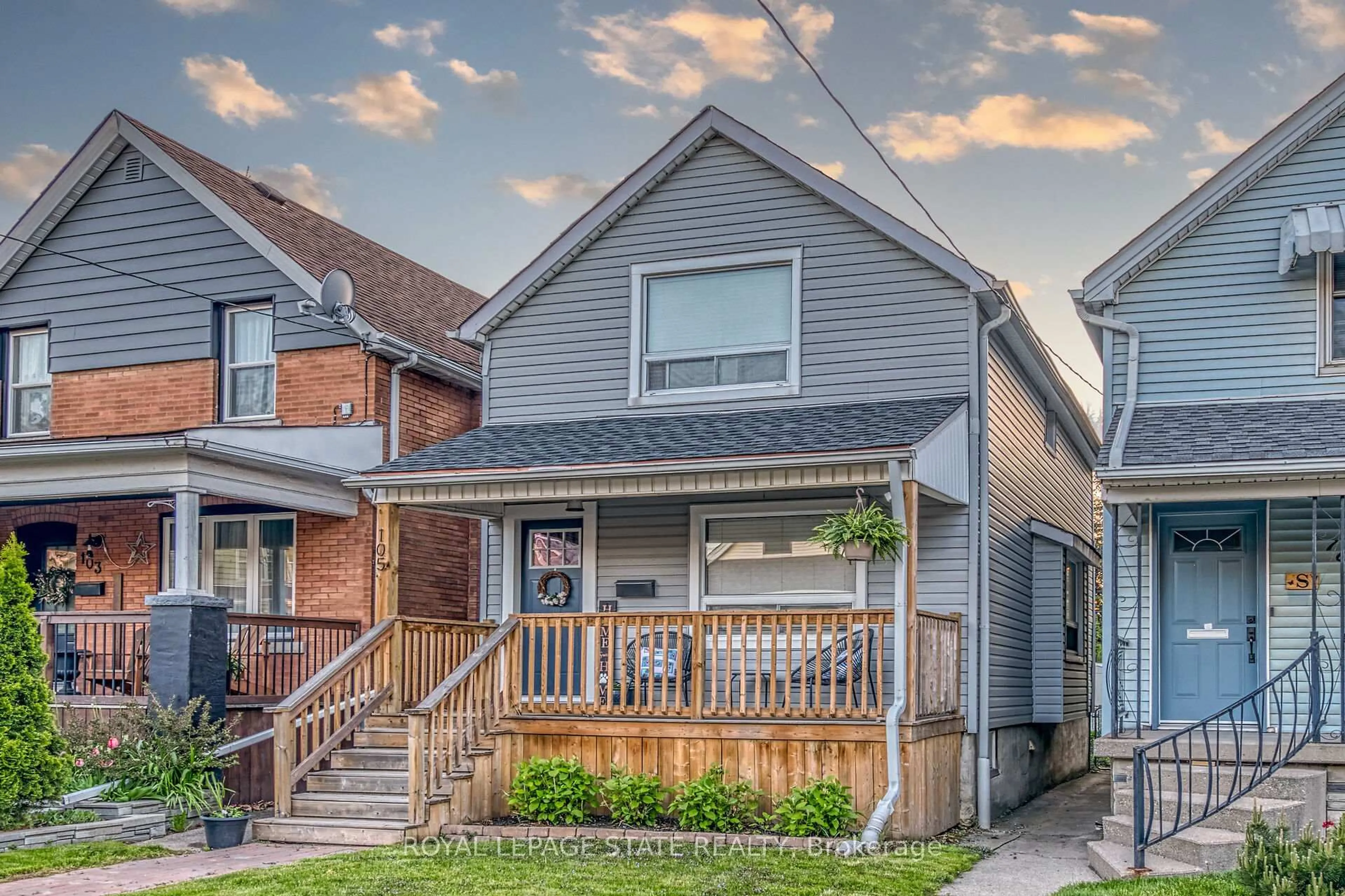Home with brick exterior material, street for 105 Grosvenor Ave, Hamilton Ontario L8L 7S5