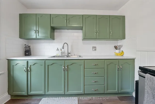 Additional property image - 105 Grosvenor Ave