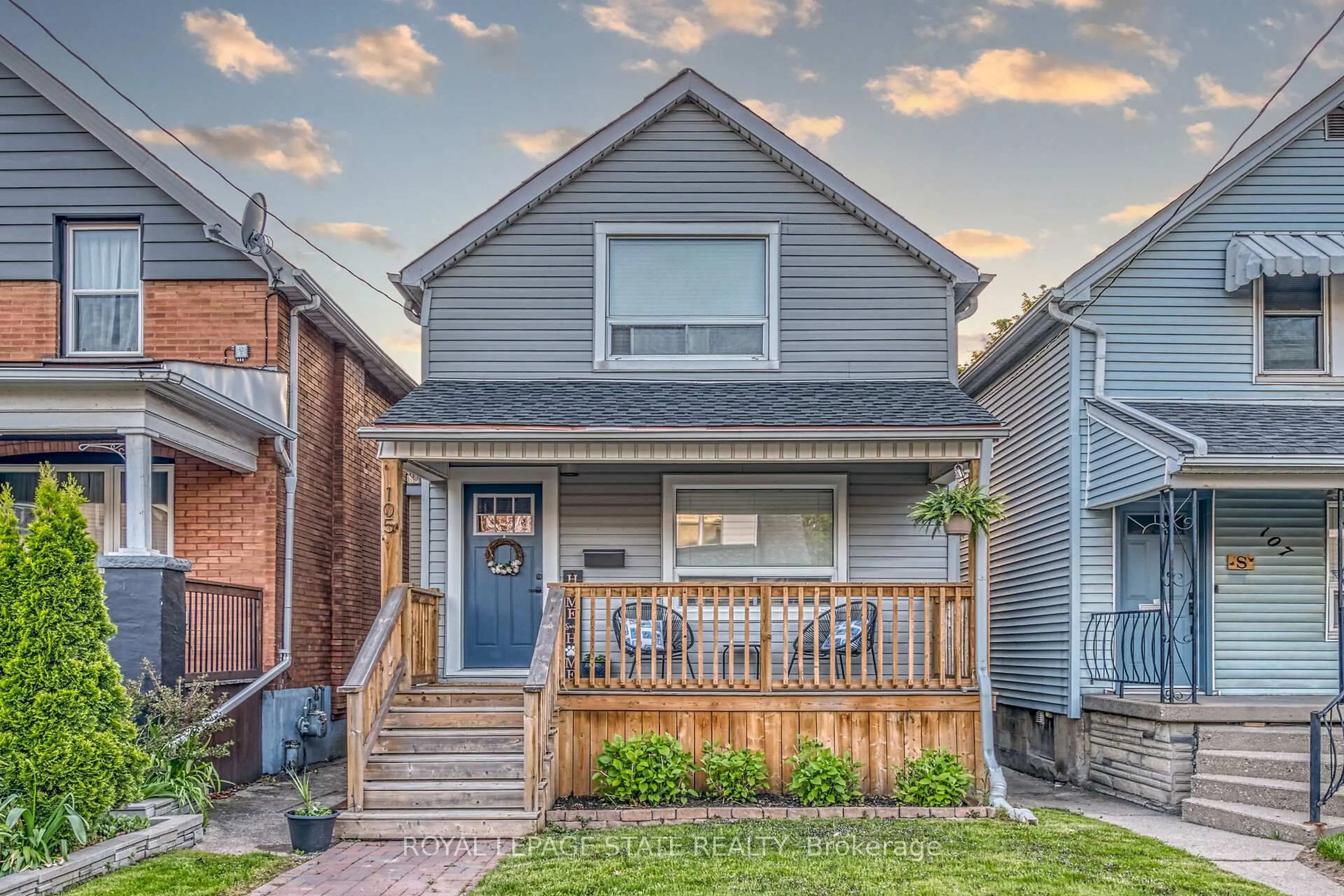 Home with brick exterior material, street for 105 Grosvenor Ave, Hamilton Ontario L8L 7S5