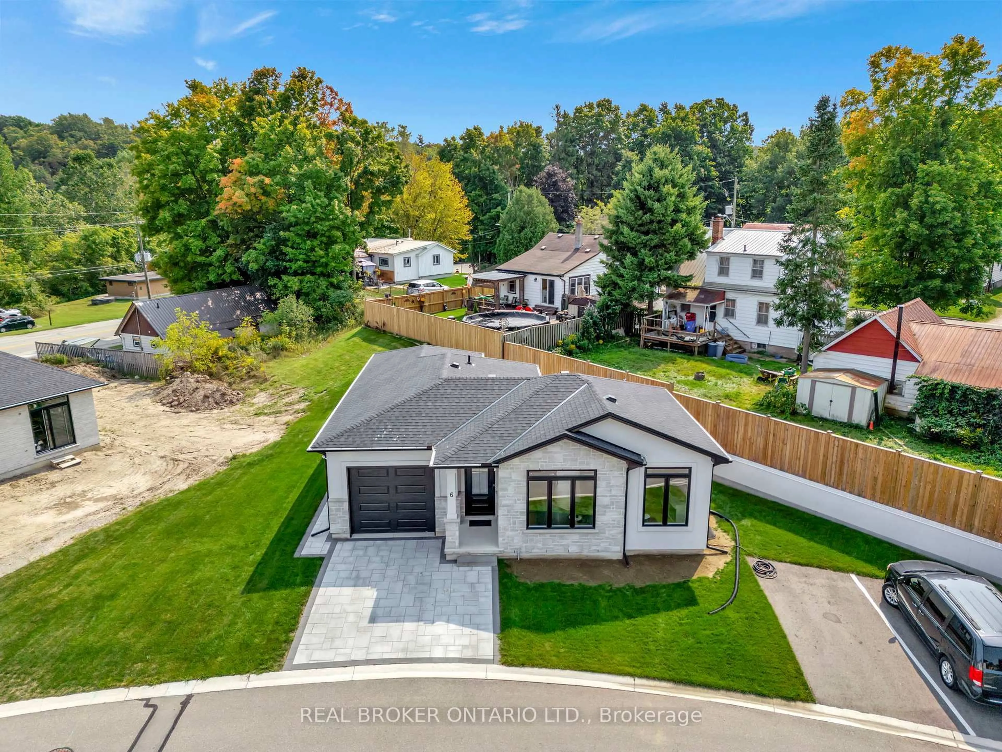 A pic from outside/outdoor area/front of a property/back of a property/a pic from drone, unknown for 5 John Pound Rd #6, Tillsonburg Ontario N4G 5X3