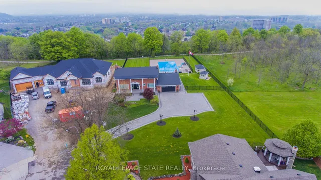 Additional property image - 10 Azalea Crt