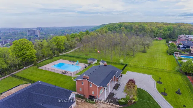 Additional property image - 10 Azalea Crt
