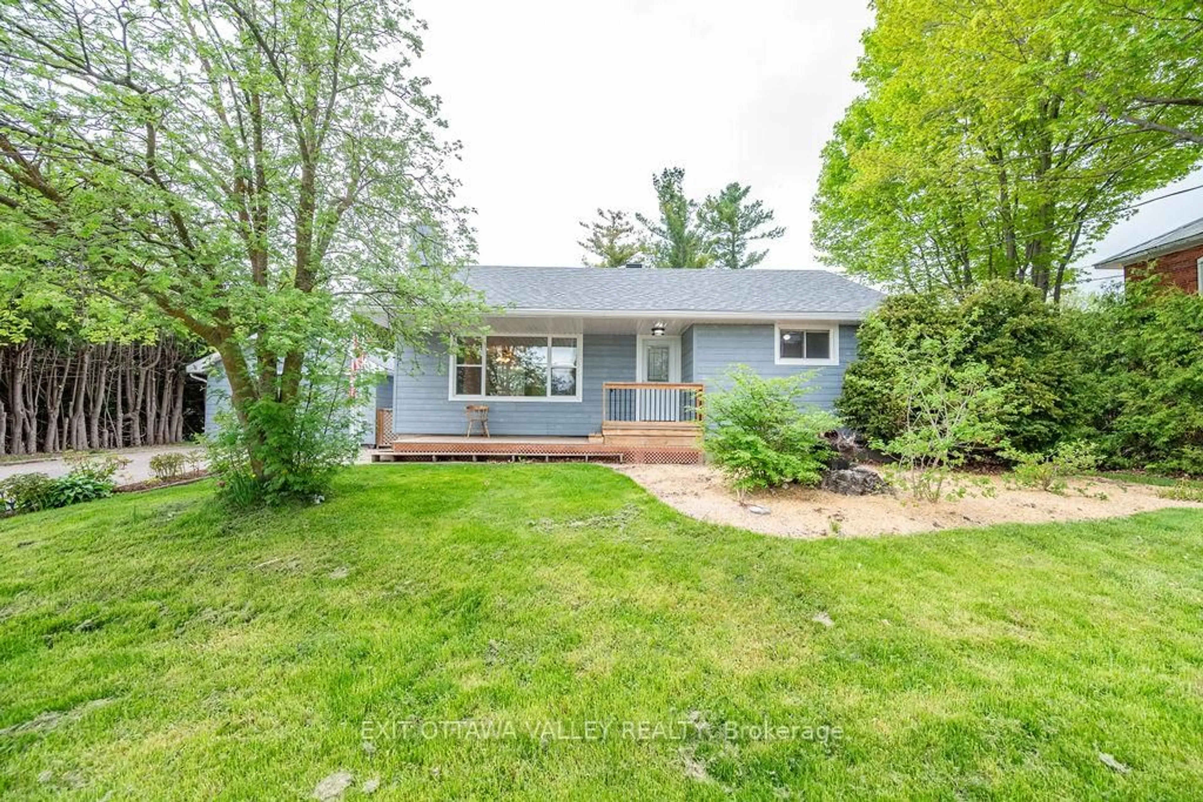 Home with vinyl exterior material, street for 18 Truelove St, Cobden Ontario K0J 1K0