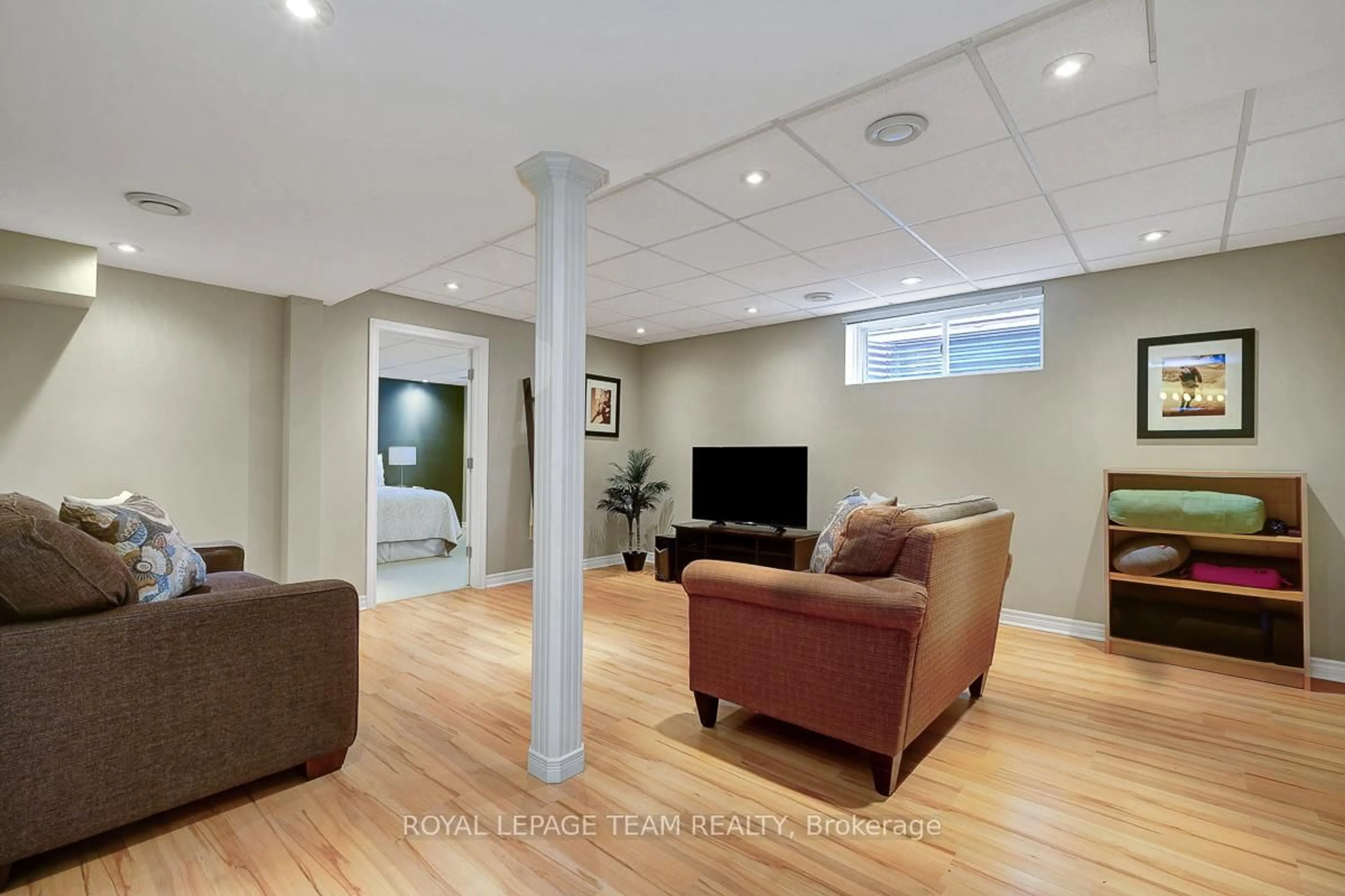 Unknown for 118 Oakfield Cres, Ottawa Ontario K2J 5H6
