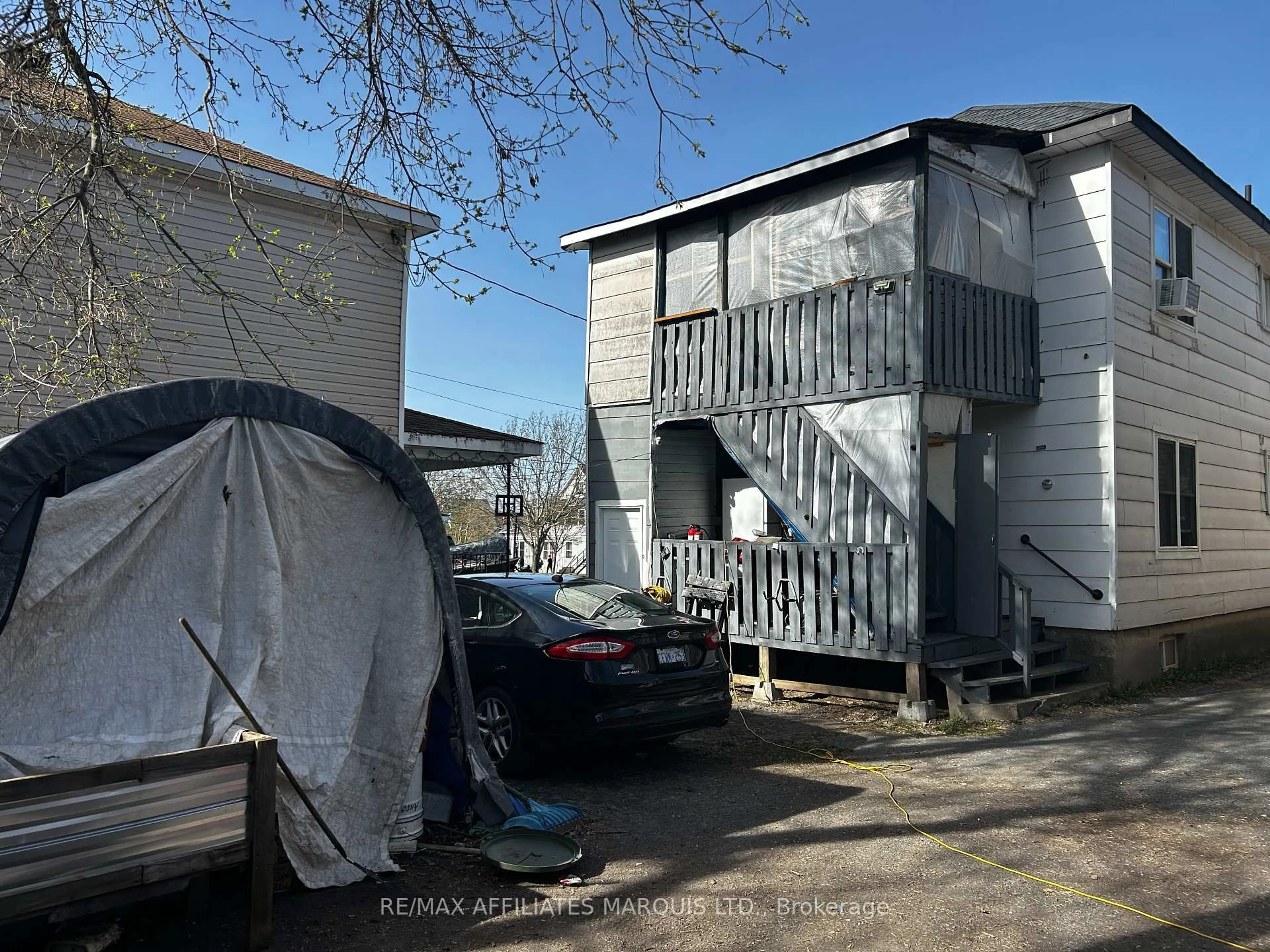A pic from outside/outdoor area/front of a property/back of a property/a pic from drone, street for 330 Belmont St, Cornwall Ontario K6H 4Z6