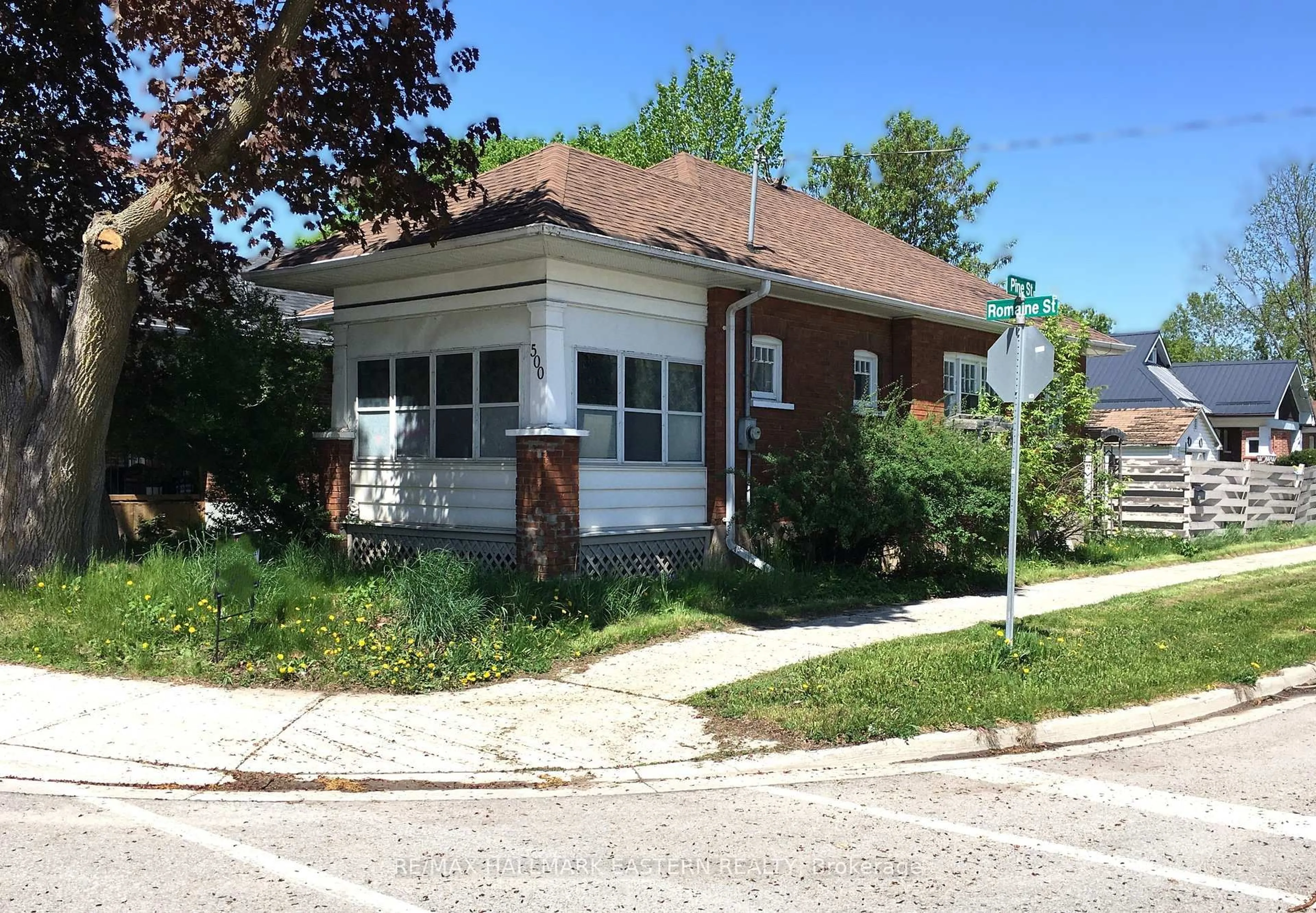 Home with brick exterior material, street for 500 Romaine St, Peterborough Central Ontario K9J 2C9