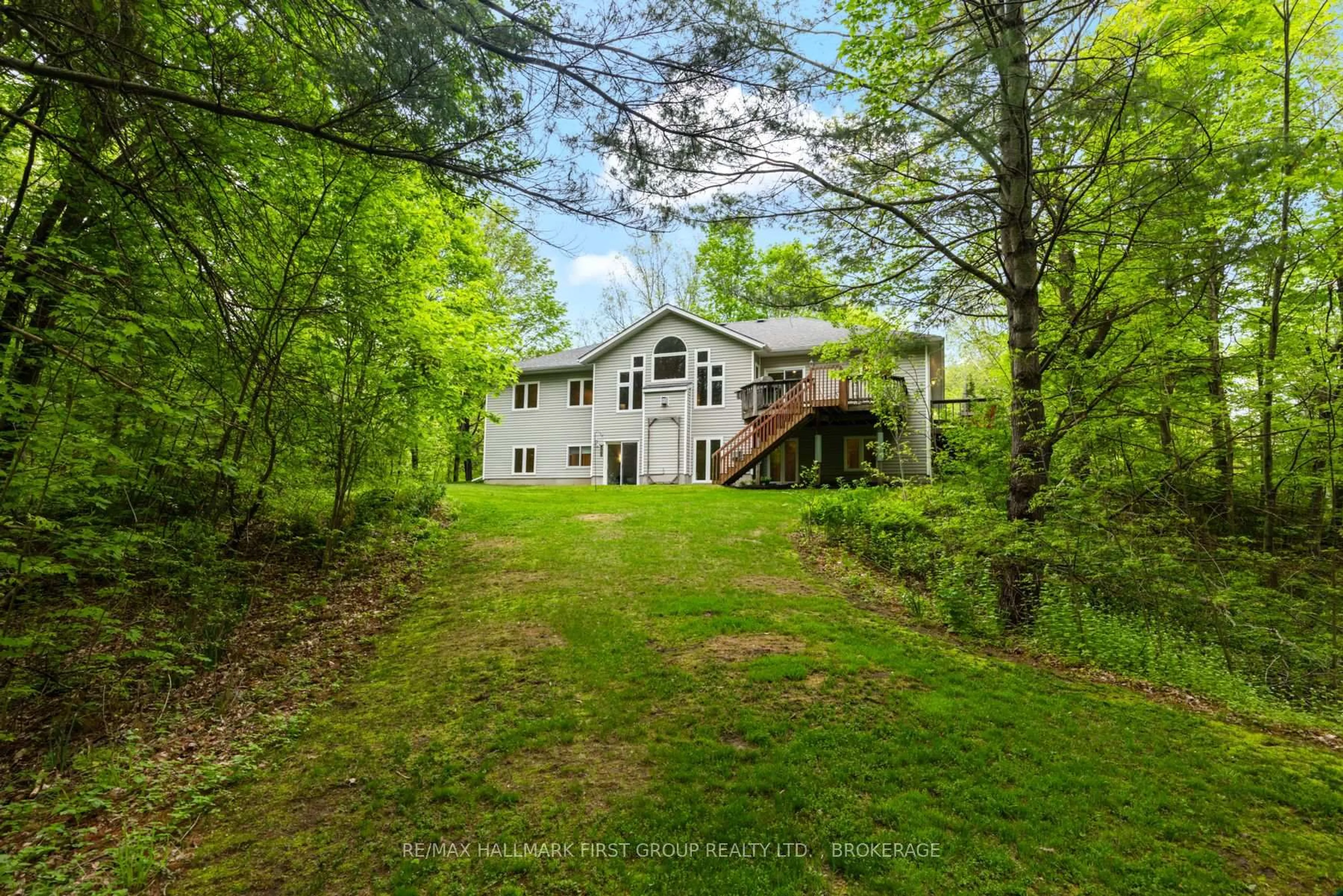 A pic from outside/outdoor area/front of a property/back of a property/a pic from drone, unknown for 3895 Stone Point Rd, Inverary Ontario K0H 1X0