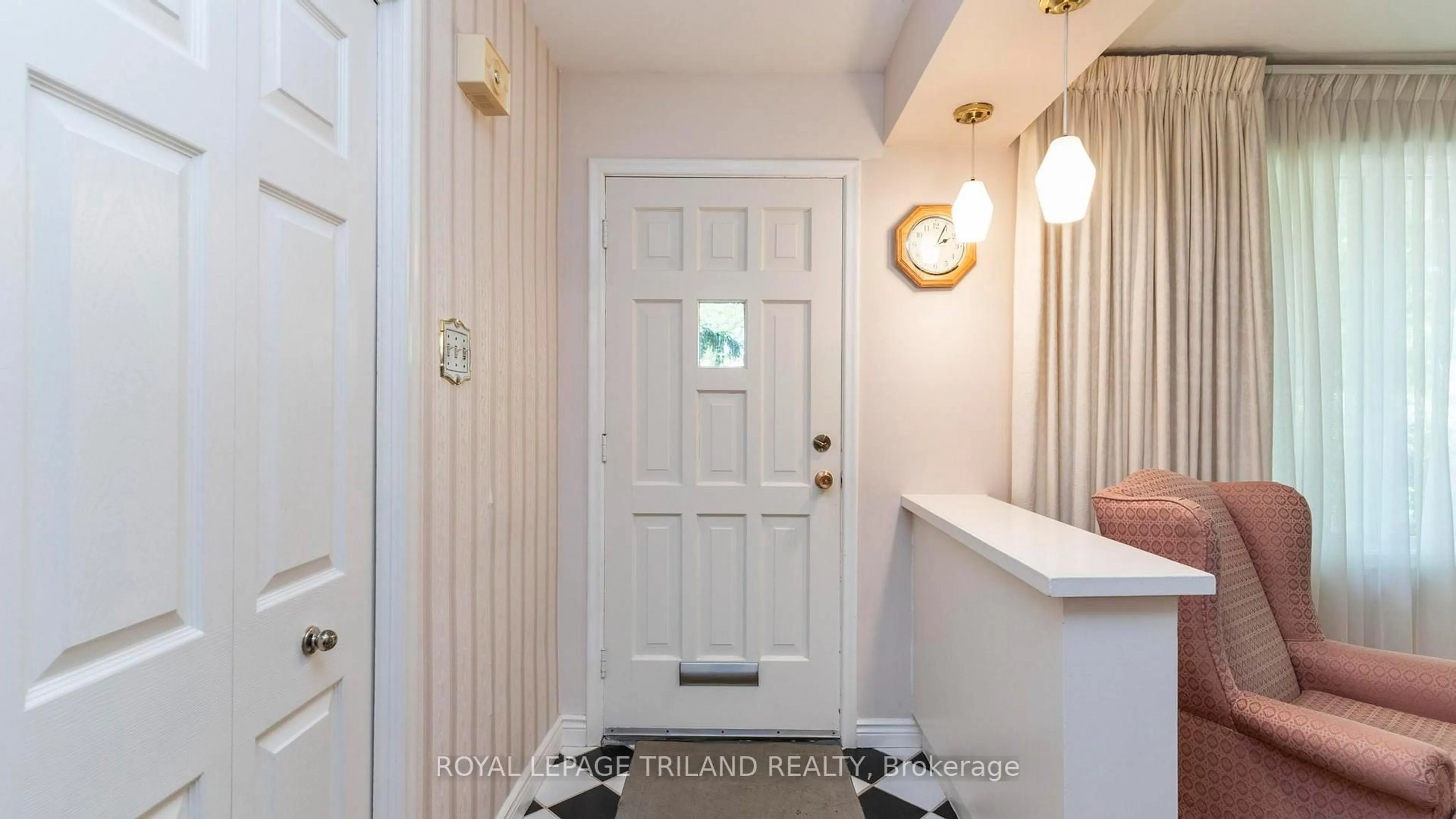 Indoor entryway for 125 Delmont Pl, London North Ontario N5X 1M2