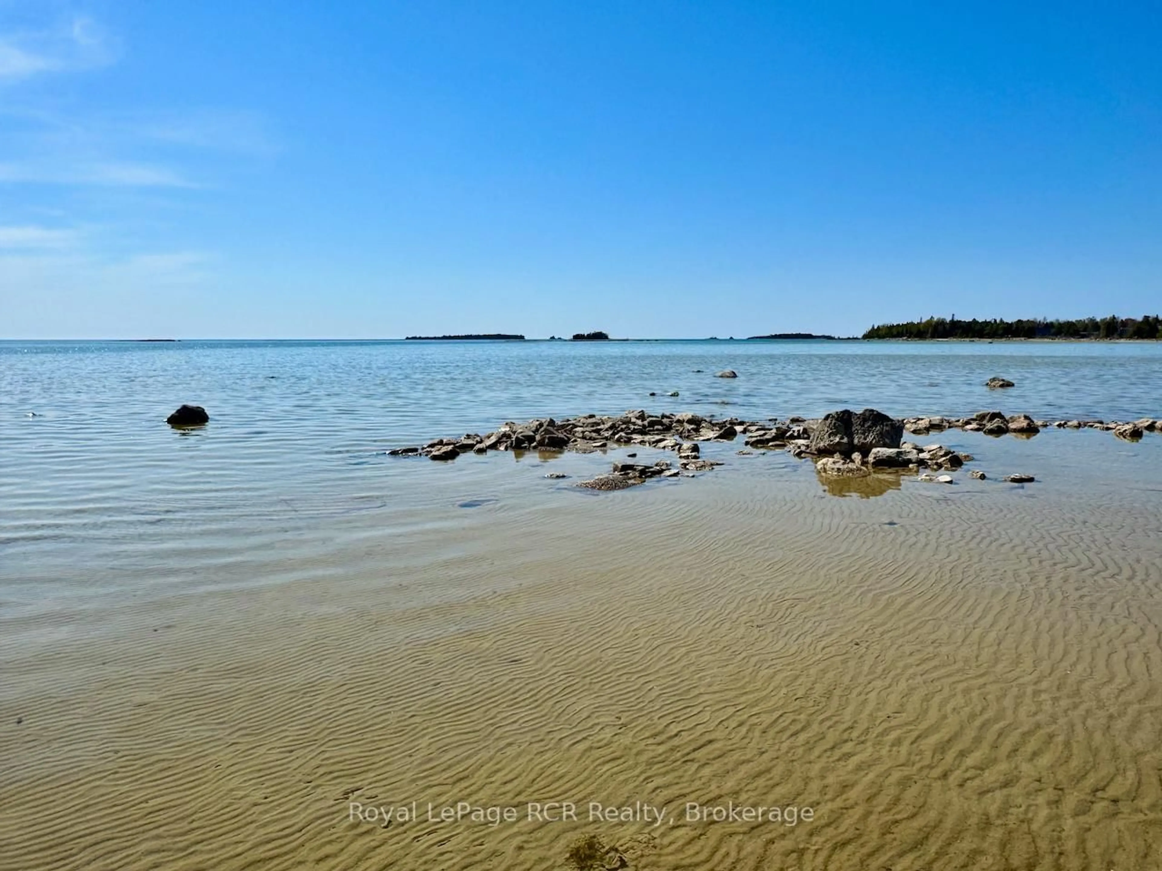 Blurry image for 384 Bay St, South Bruce Peninsula Ontario N0H 2T0