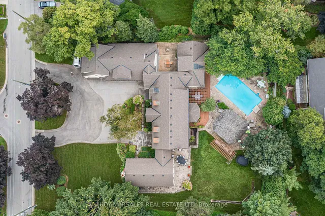 Primary image of 36 Cayley St