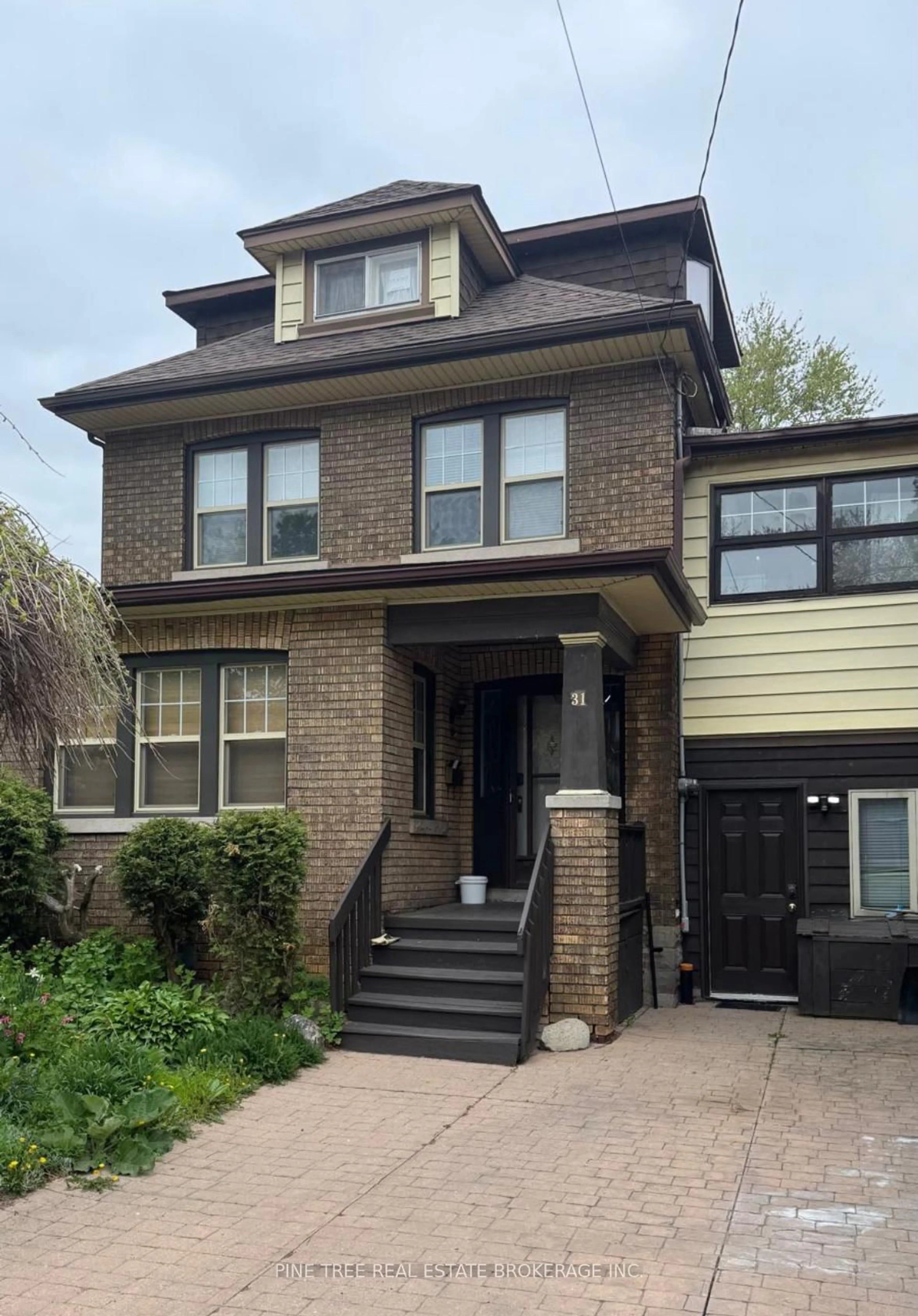 Home with brick exterior material, street for 31 Paisley Ave, Hamilton Ontario L8S 1T9