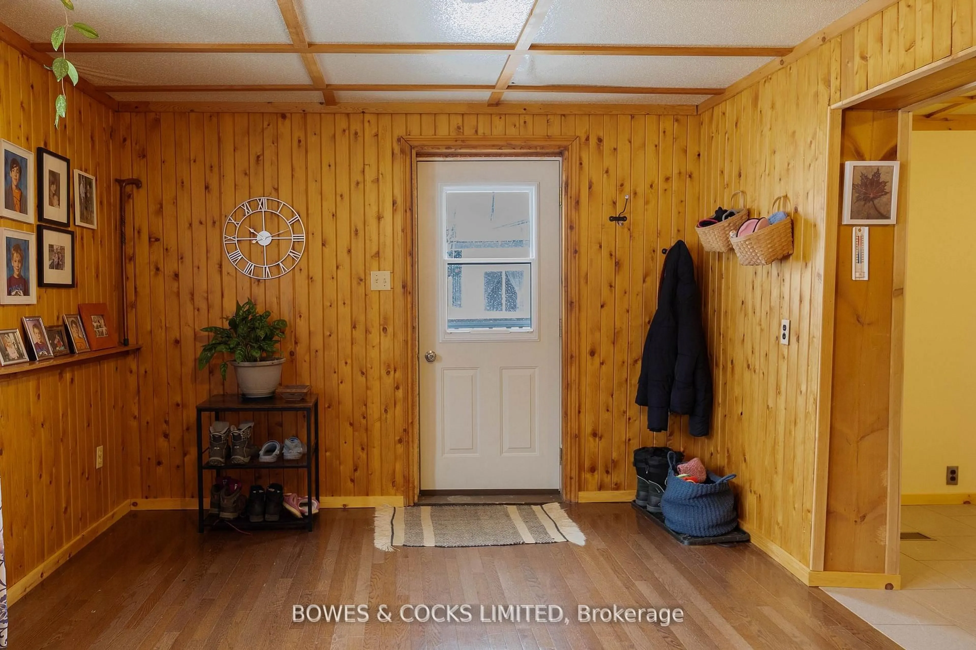 Indoor entryway for 5490 Highway 620, Coe Hill Ontario K0L 1P0