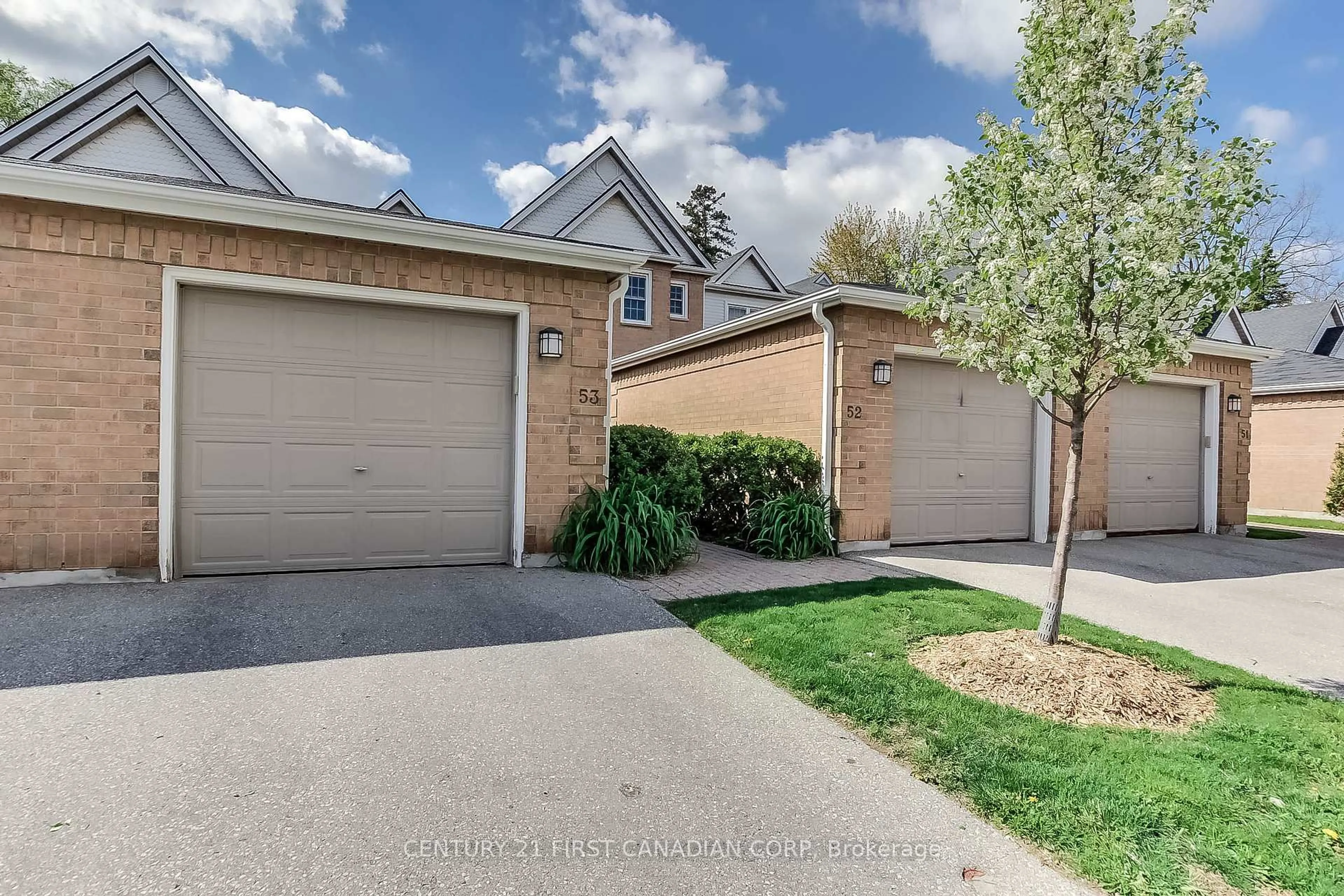 A pic from outside/outdoor area/front of a property/back of a property/a pic from drone, street for 1570 Richmond St #53, London North Ontario N6G 4W2
