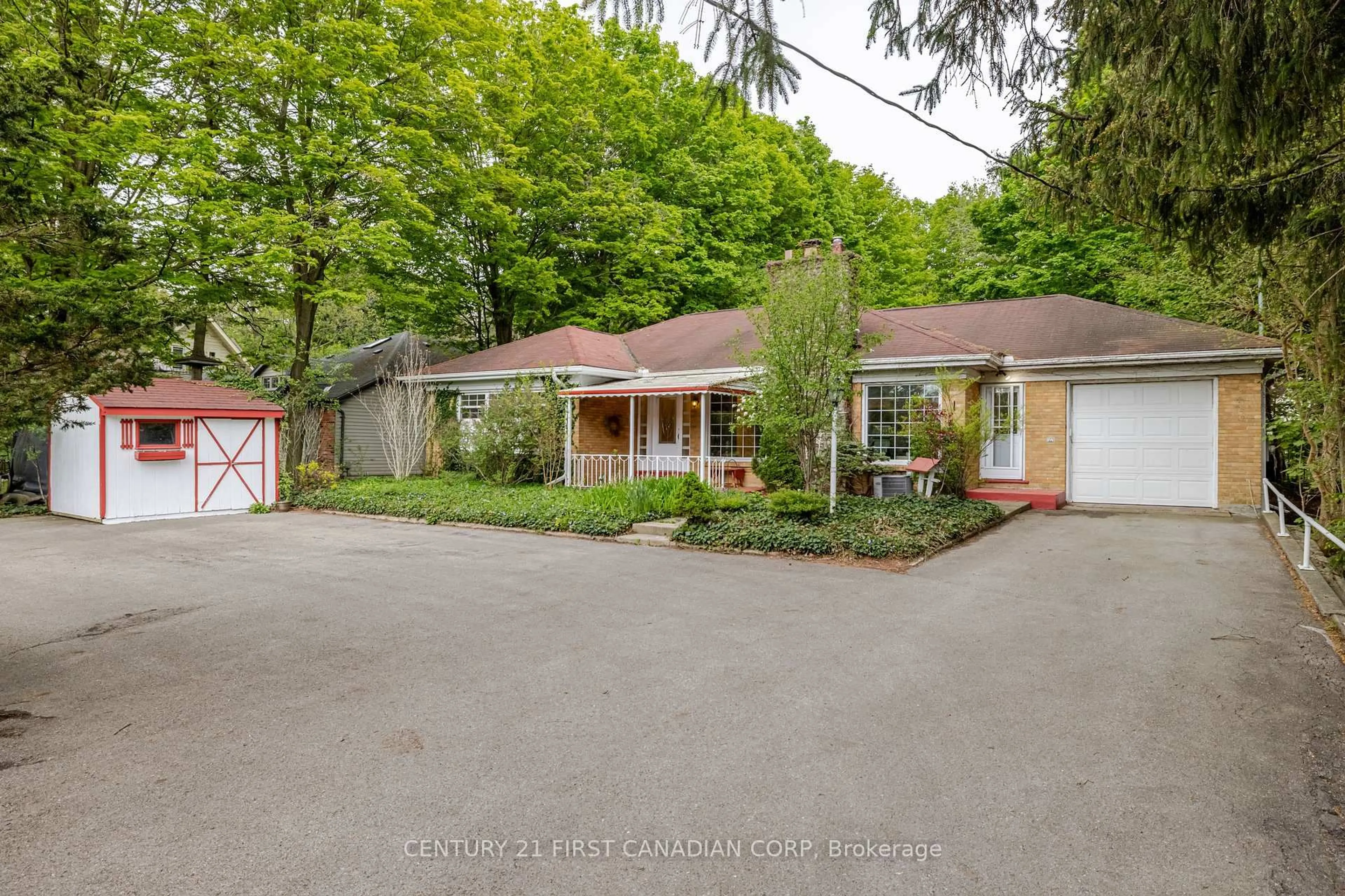 A pic from outside/outdoor area/front of a property/back of a property/a pic from drone, street for 420 Riverside Dr, London North Ontario N6H 2R7