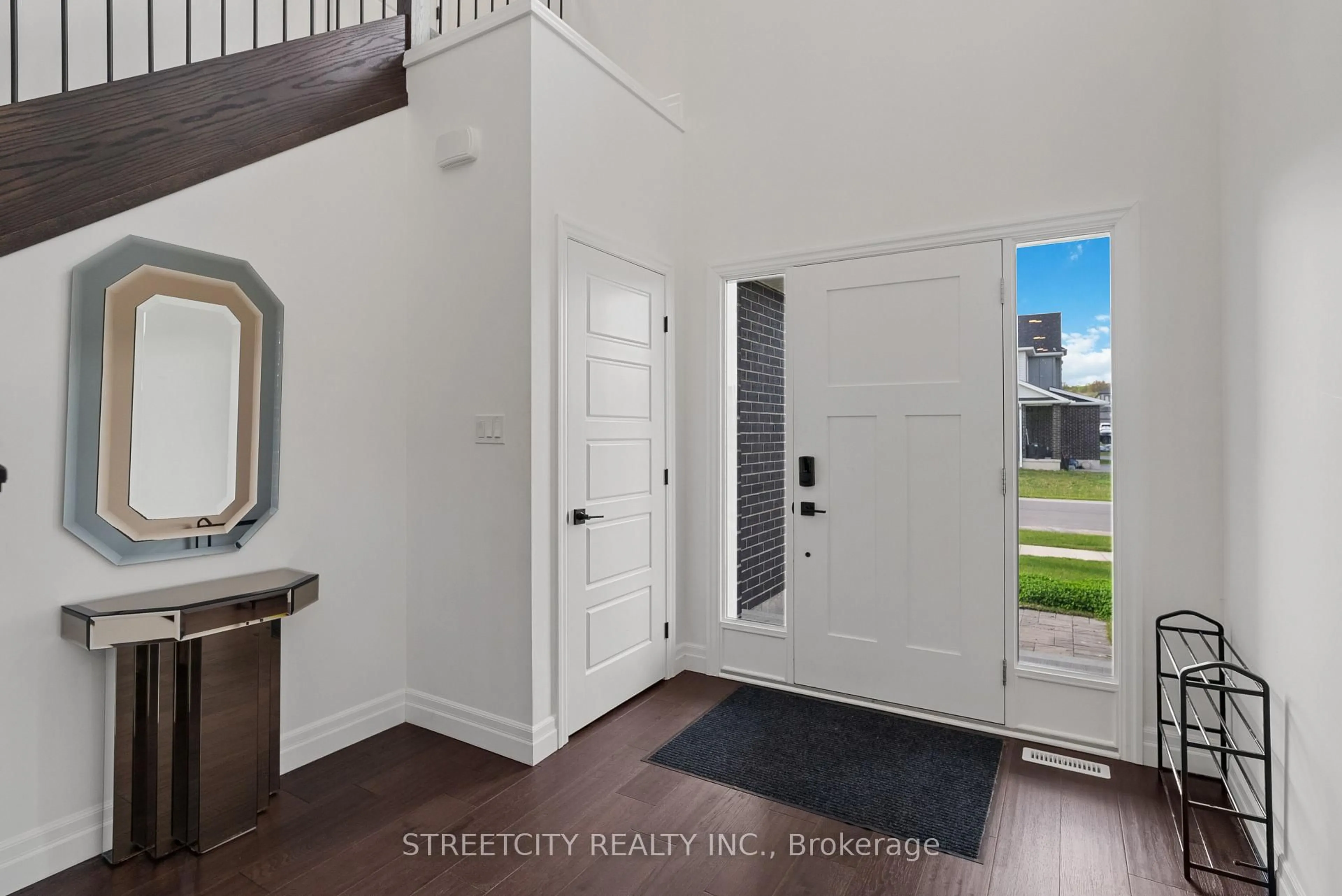 Indoor entryway for 101 Basil Cres, Middlesex Centre Ontario N0M 2A0