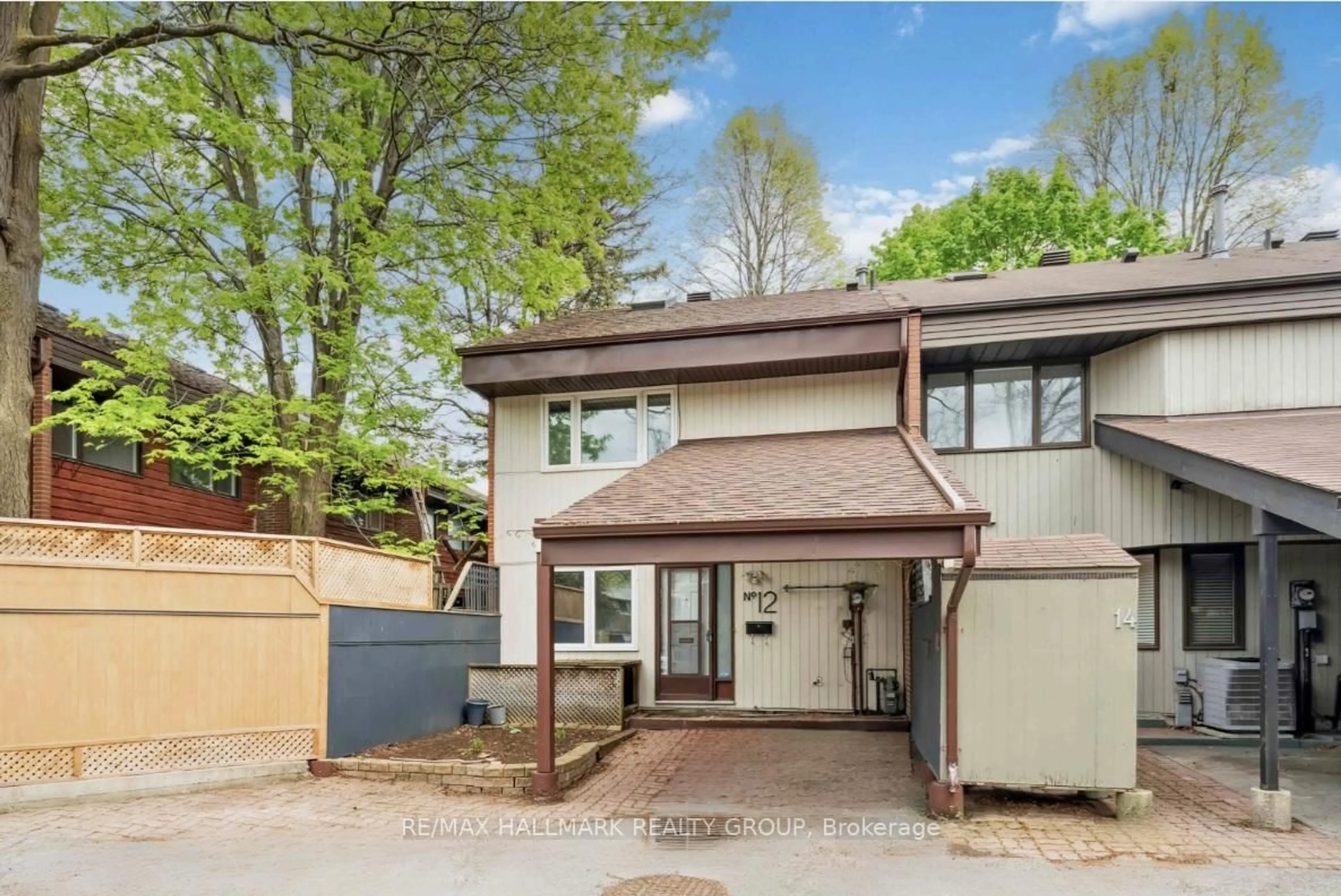 Unknown for 110 WALNUT Crt #12, Ottawa Ontario K1R 7W2