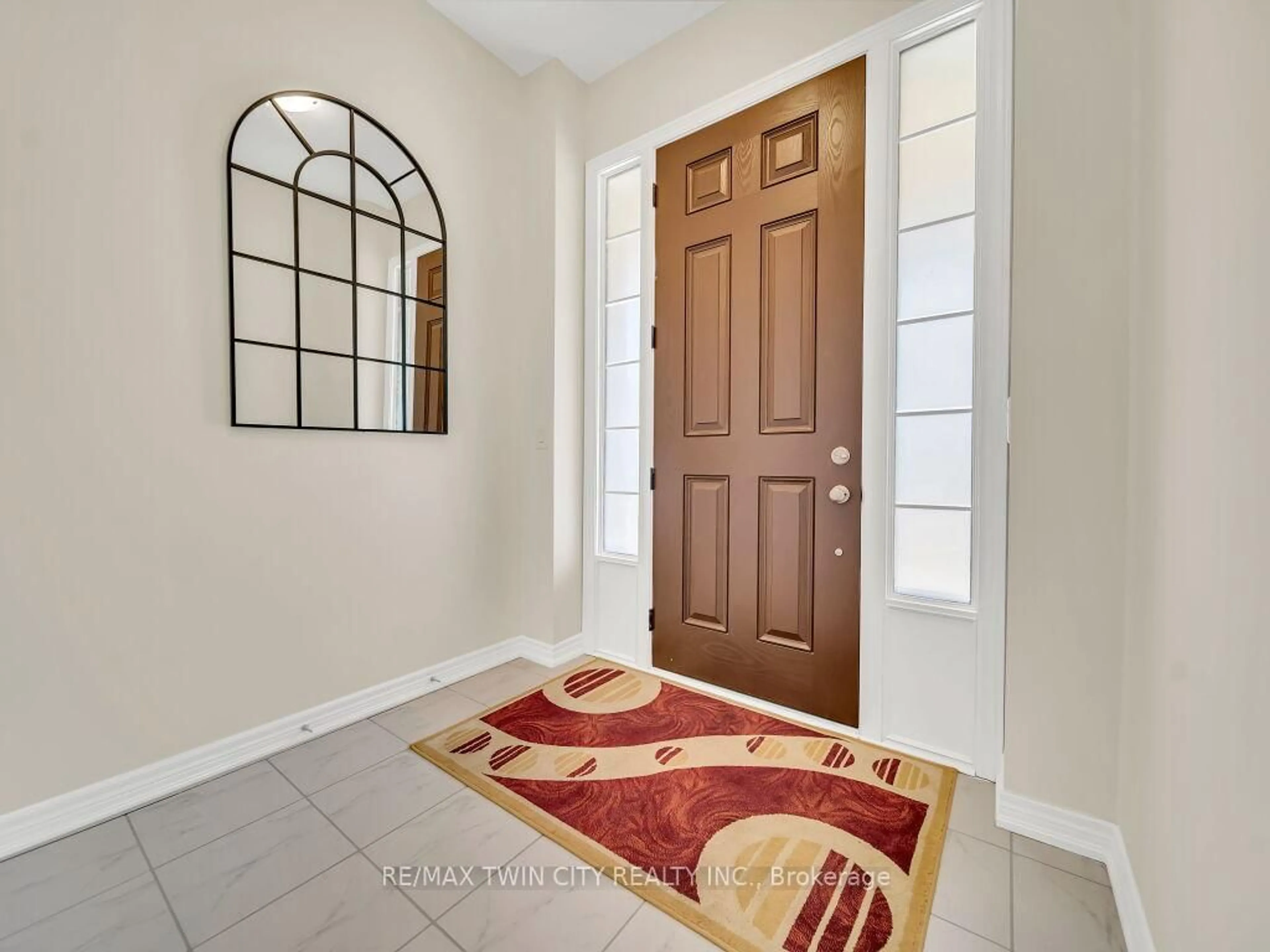 Indoor entryway for 261 Broadacre Dr, Kitchener Ontario N2R 0S6