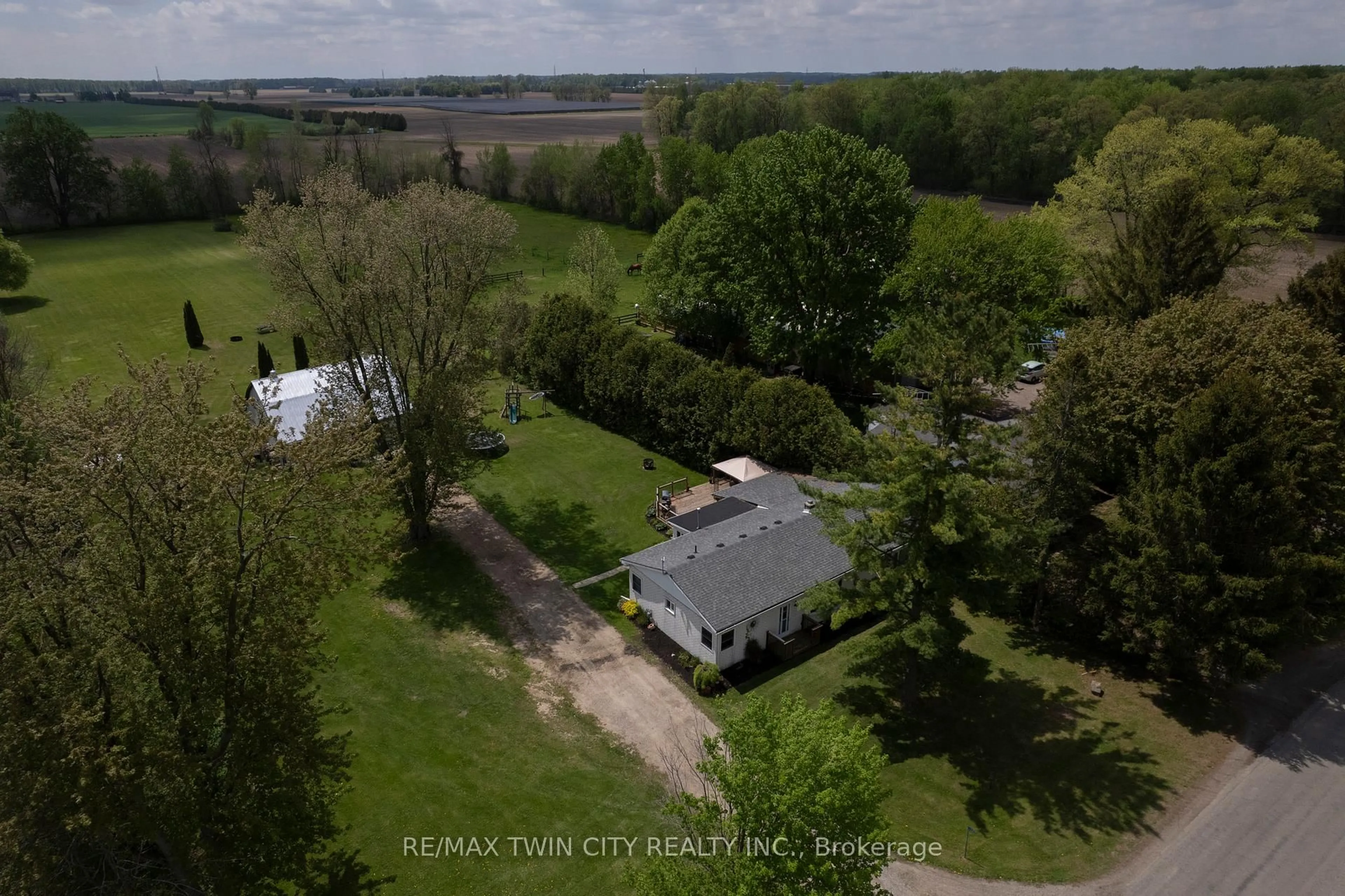 A pic from outside/outdoor area/front of a property/back of a property/a pic from drone, unknown for 129 10th Conc. Rd, Brant Ontario N0E 1A0