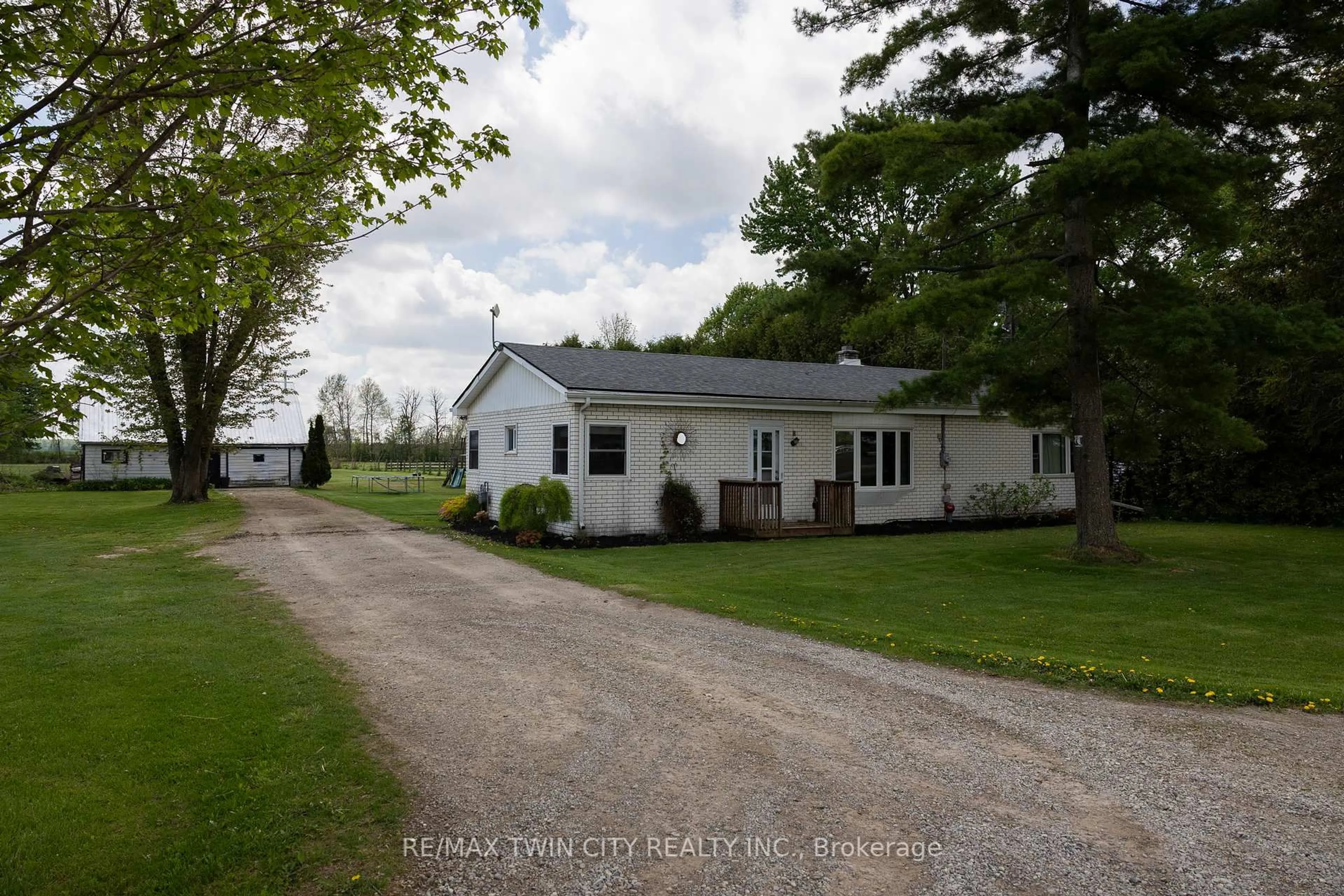 A pic from outside/outdoor area/front of a property/back of a property/a pic from drone, street for 129 10th Conc. Rd, Brant Ontario N0E 1A0