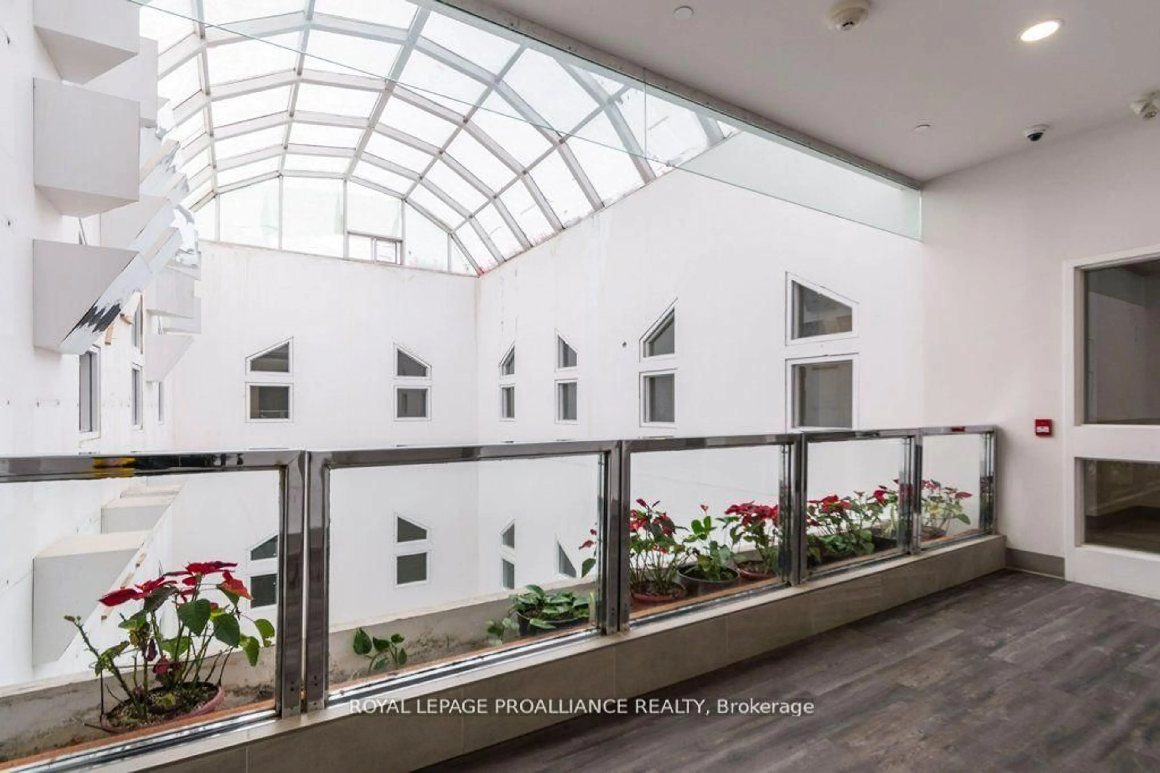Indoor foyer for 199 Front St #505, Belleville Ontario K8N 5H5