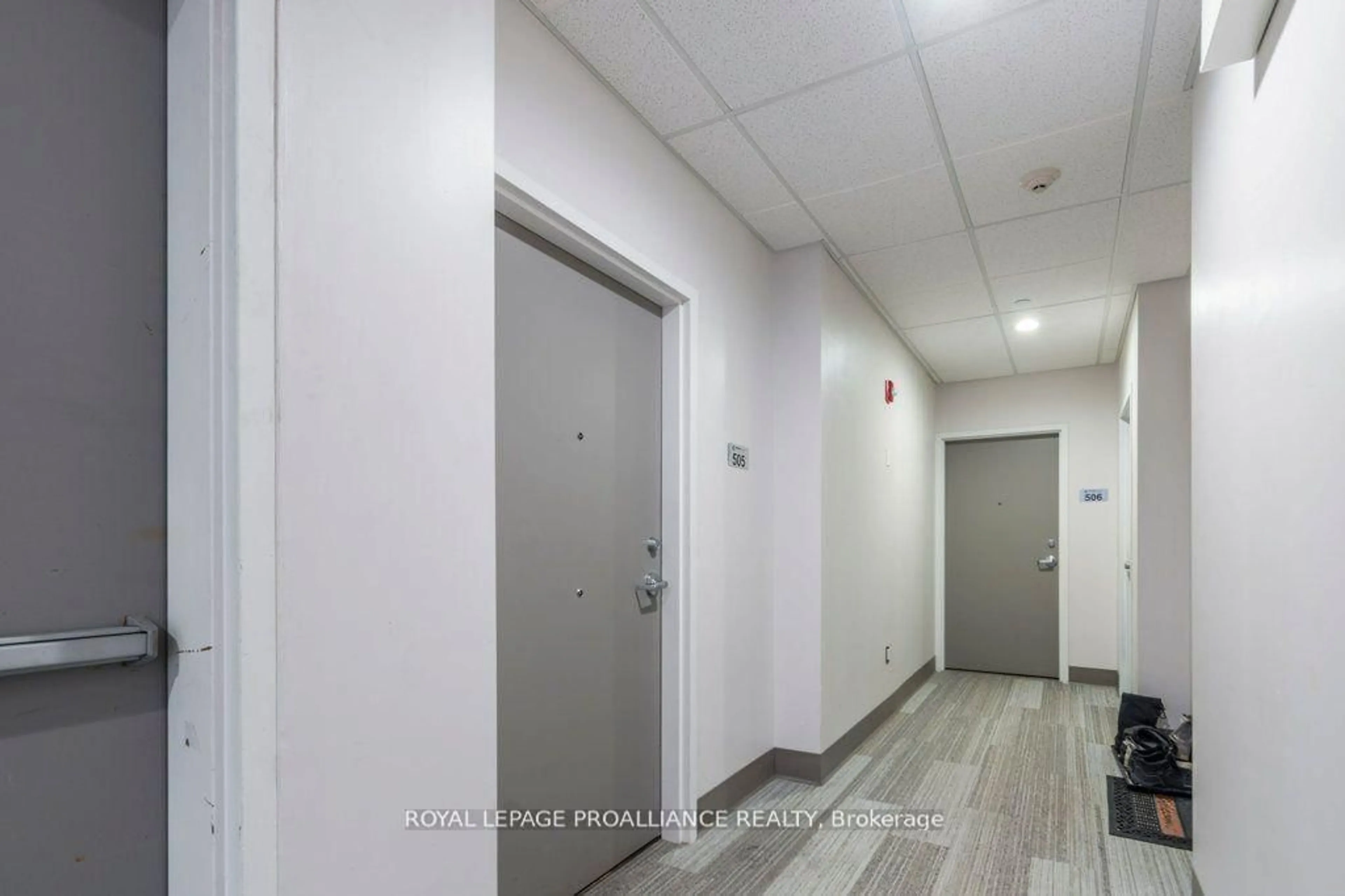Indoor foyer for 199 Front St #505, Belleville Ontario K8N 5H5