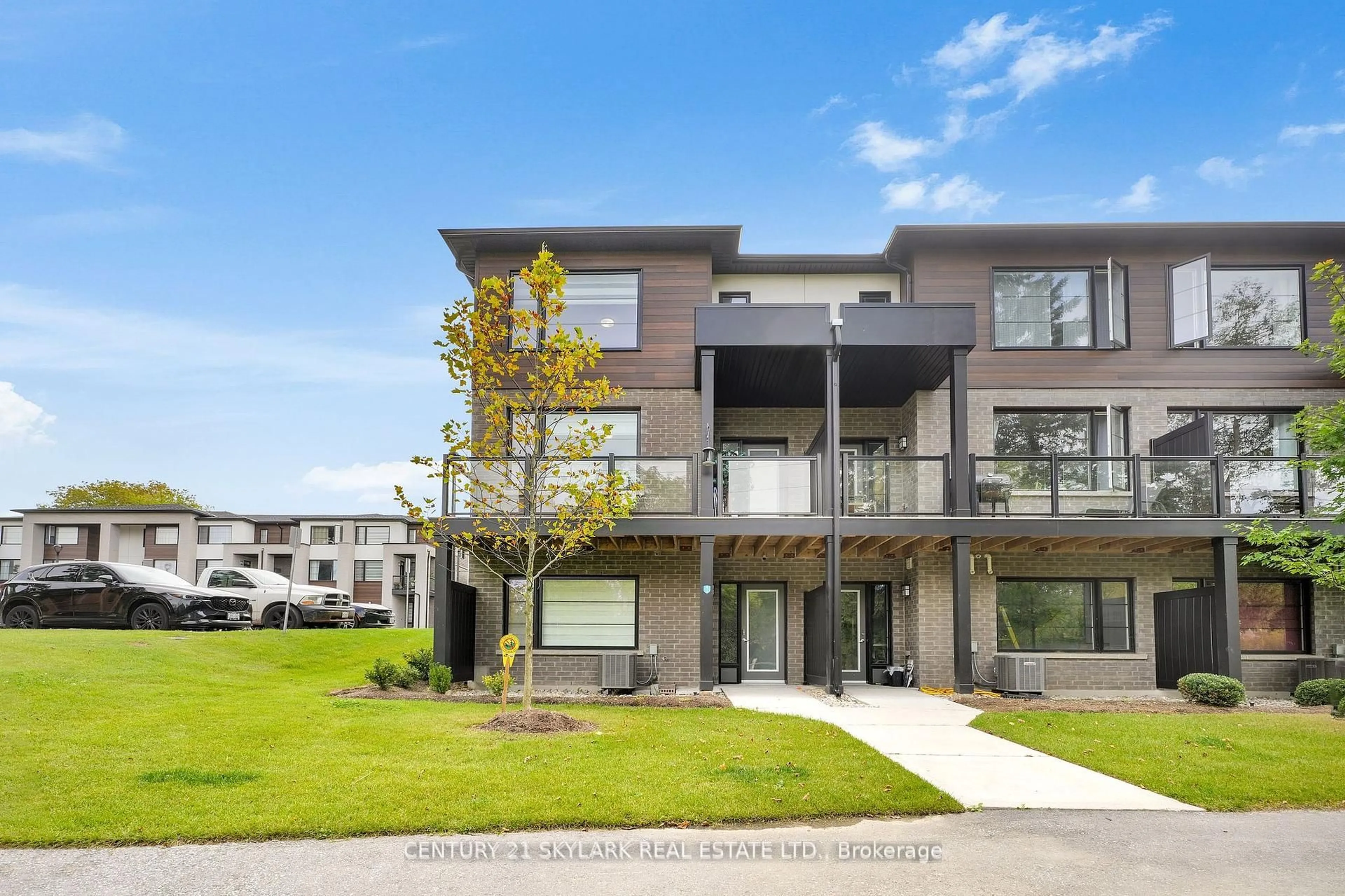Home with vinyl exterior material, unknown for 350 River Rd #20, Cambridge Ontario N3C 0H4
