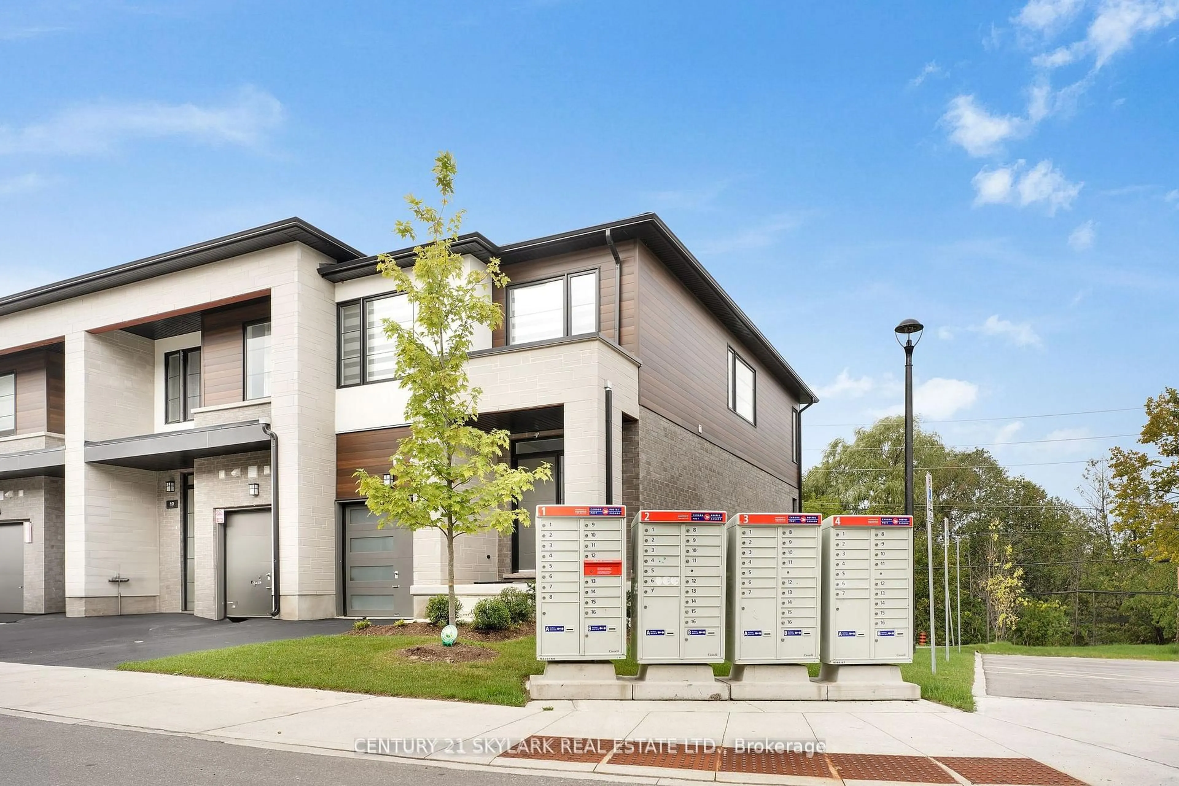Home with brick exterior material, street for 350 River Rd #20, Cambridge Ontario N3C 0H4