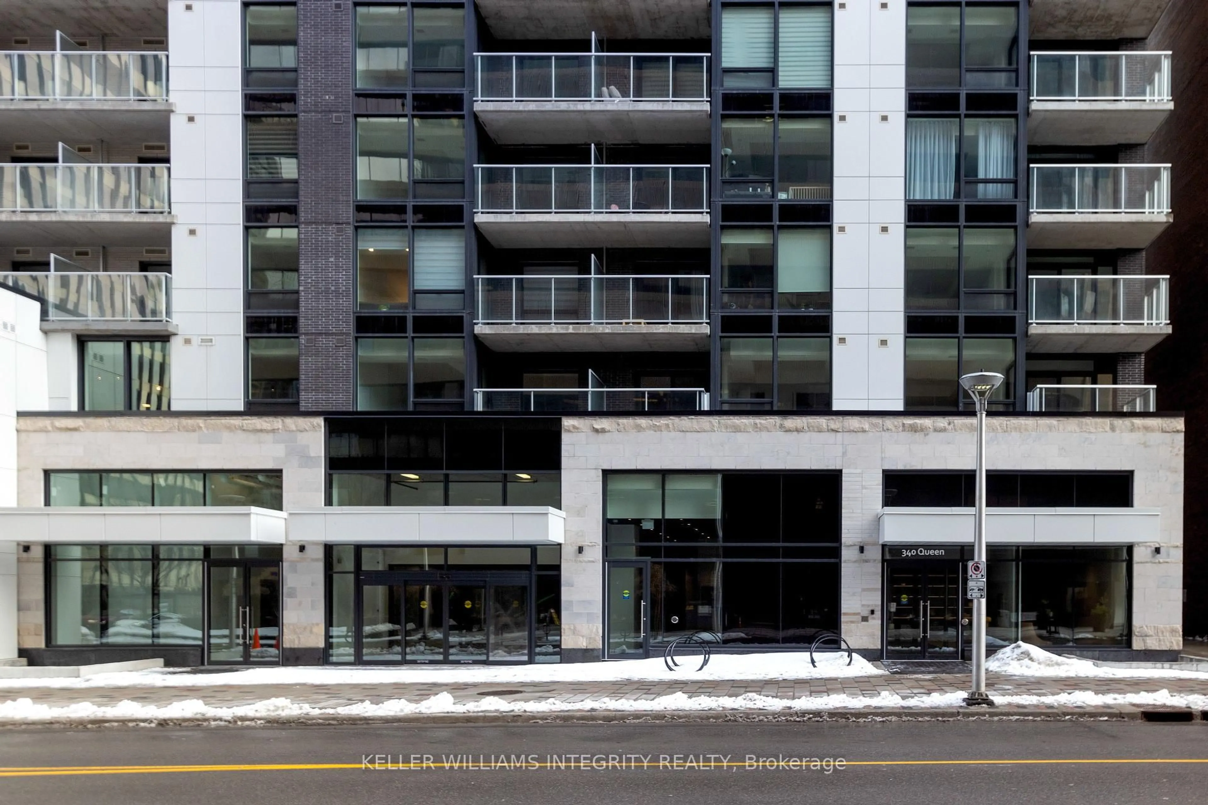 Indoor foyer for 340 Queen St #2005, Ottawa Ontario K1R 0G1