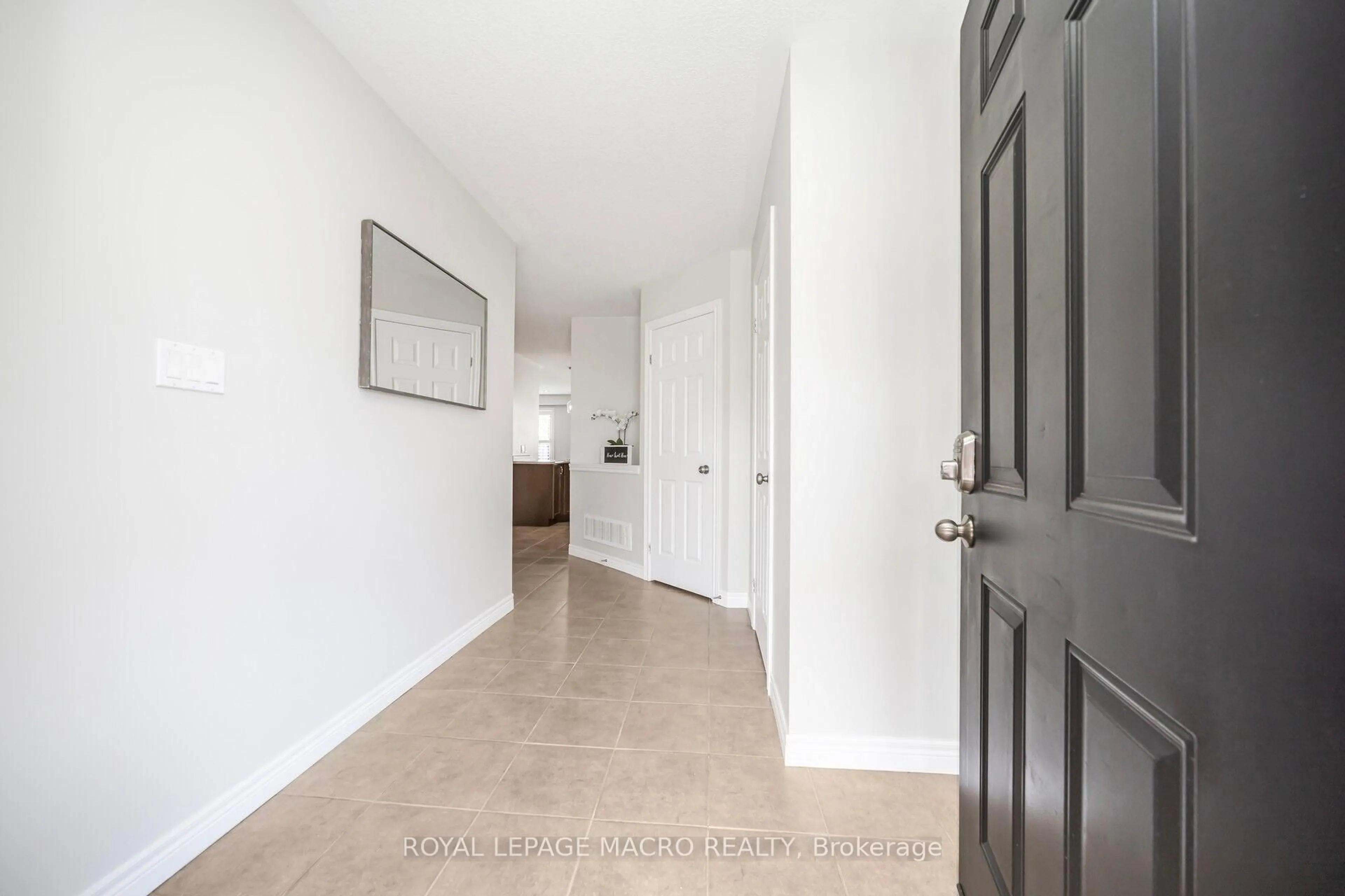 Indoor entryway for 115 Pelech Cres, Hamilton Ontario L0R 1P0