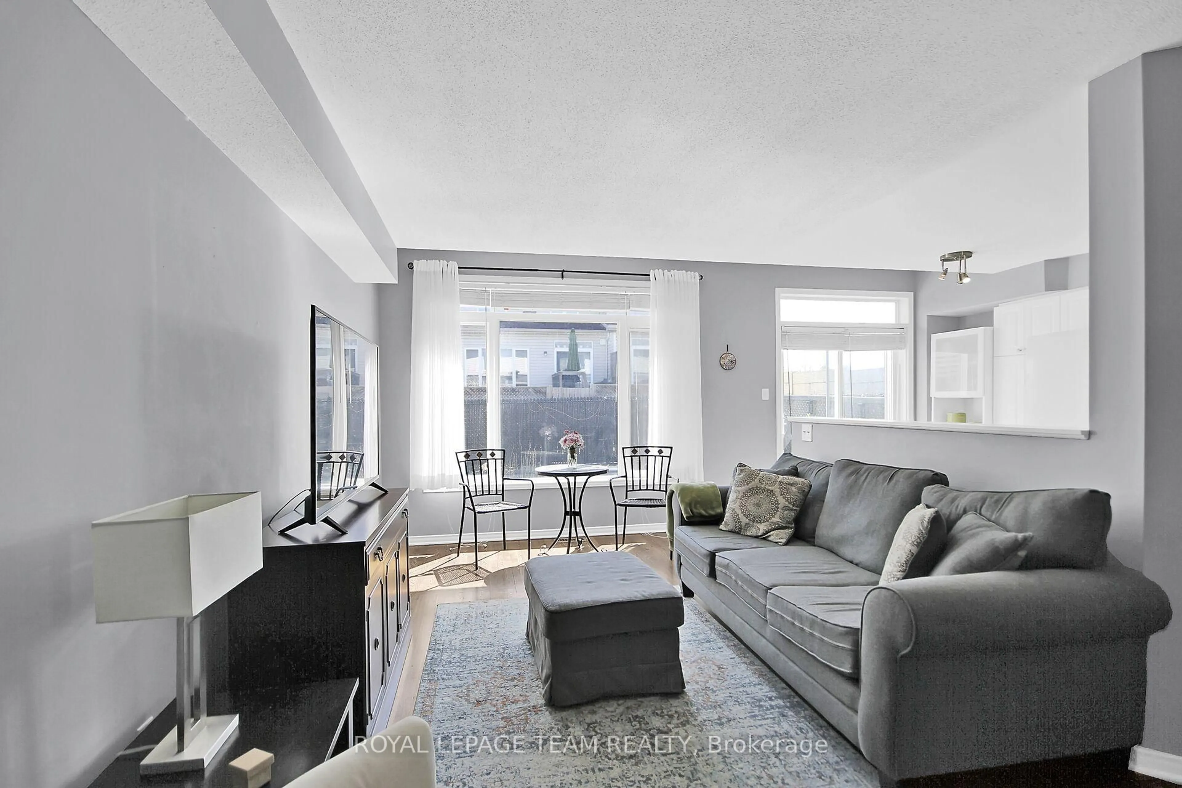 Living room with furniture, unknown for 214 Cityview Cres, Ottawa Ontario K4A 0T9
