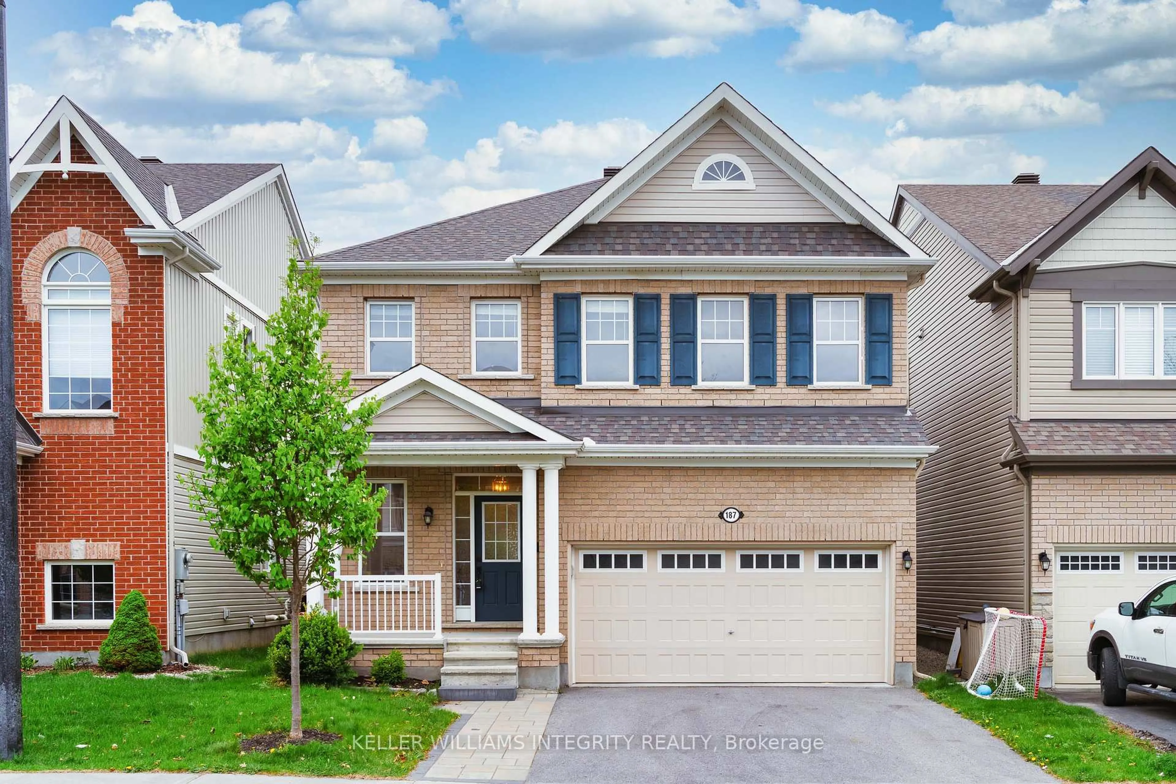Home with vinyl exterior material, street for 187 Lamprey St, Ottawa Ontario K2J 6C3