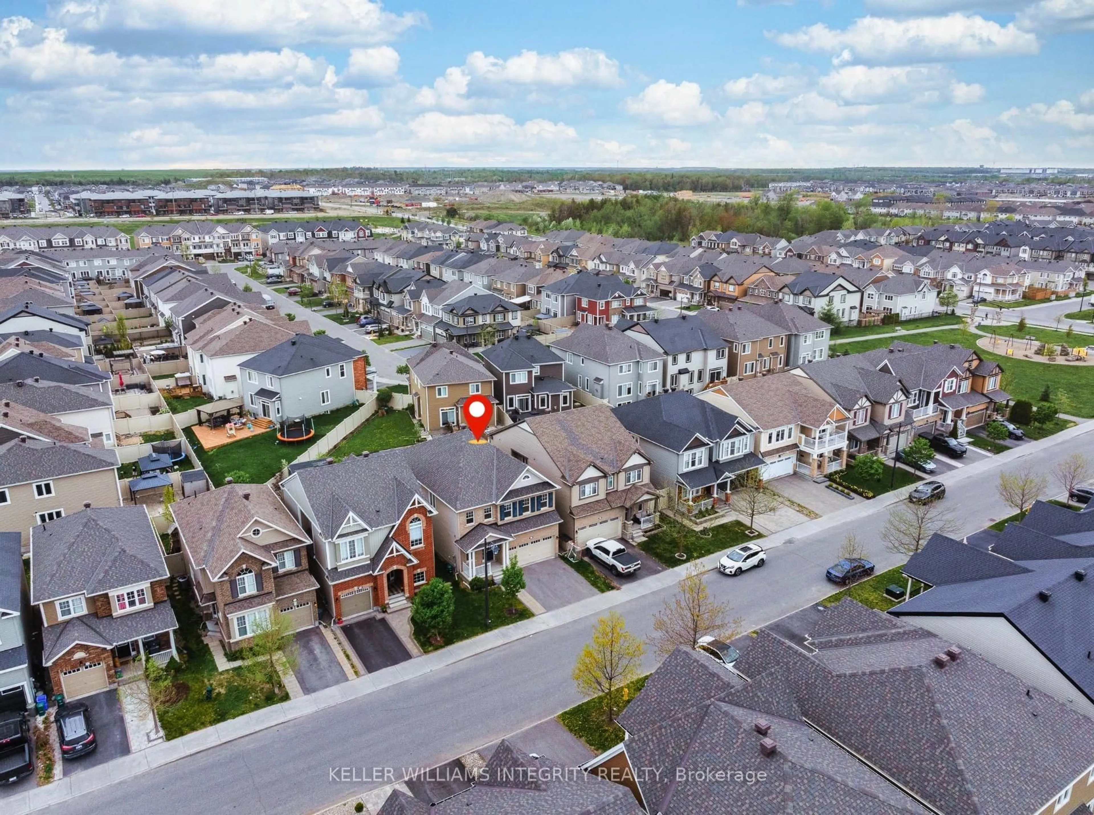 A pic from outside/outdoor area/front of a property/back of a property/a pic from drone, street for 187 Lamprey St, Ottawa Ontario K2J 6C3