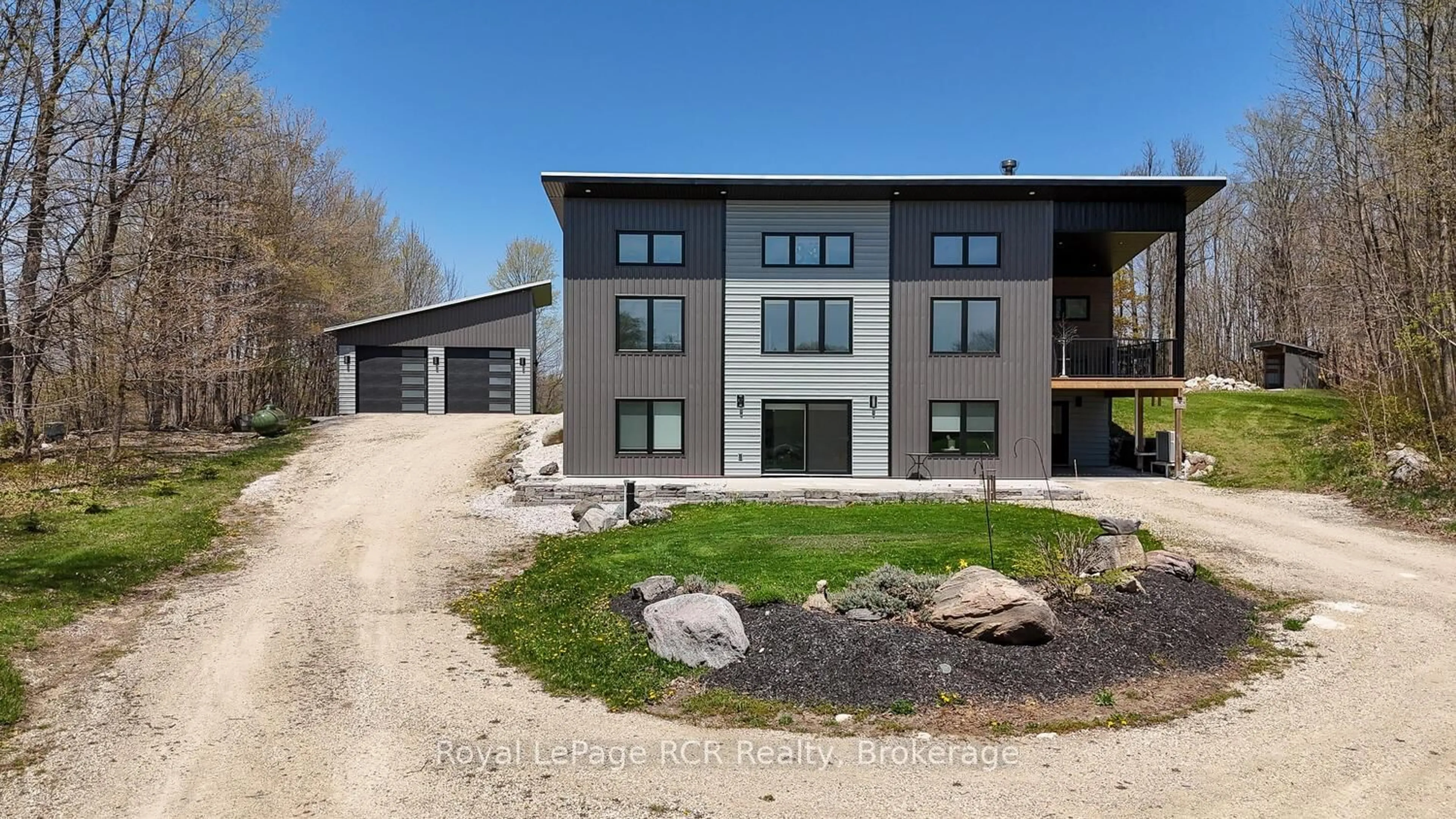 Home with brick exterior material, building for 384317 Concession 4 Concession, West Grey Ontario N0C 1K0