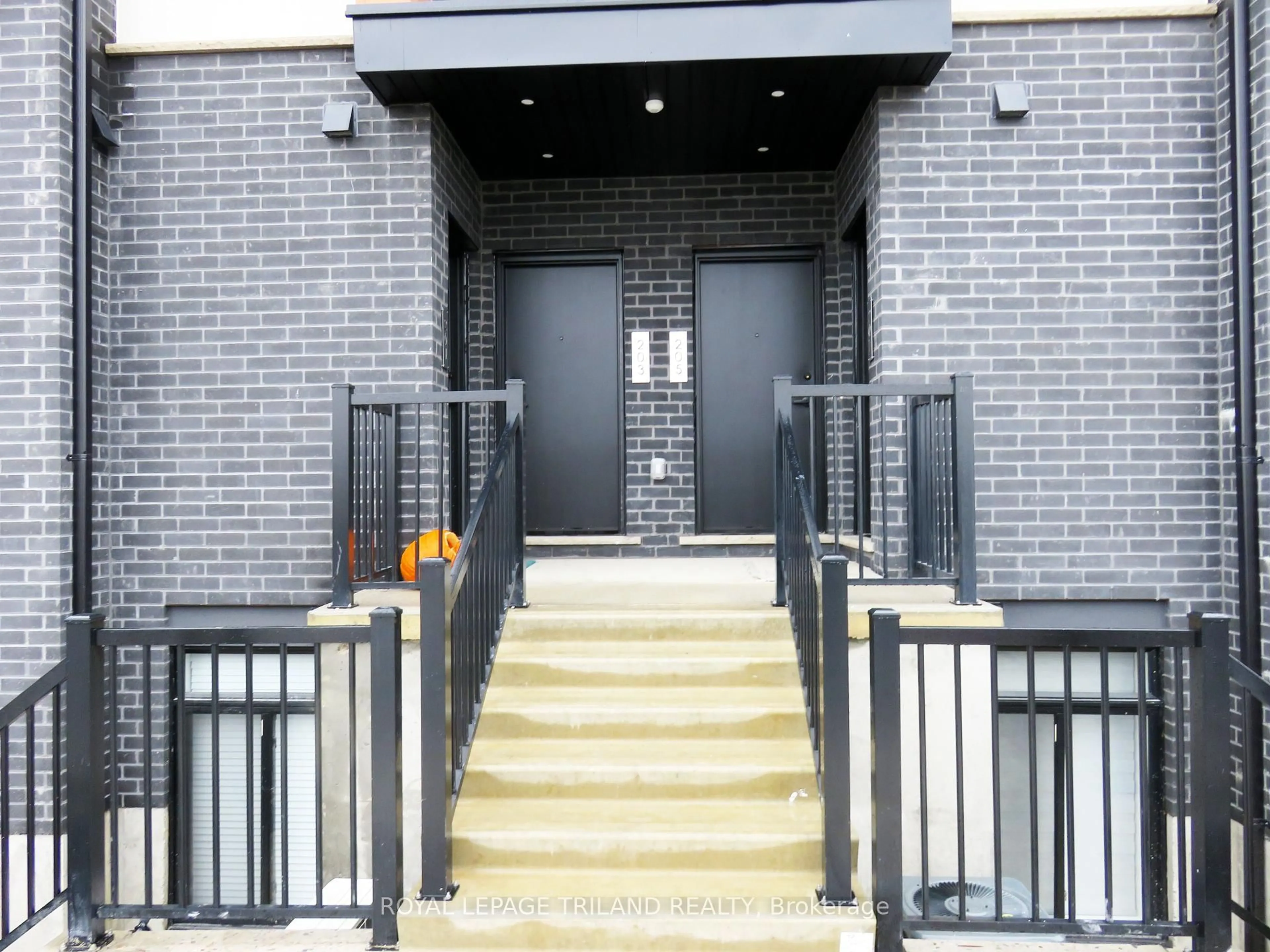 Indoor foyer for 3900 Savoy St #203, London South Ontario N6P 0A3