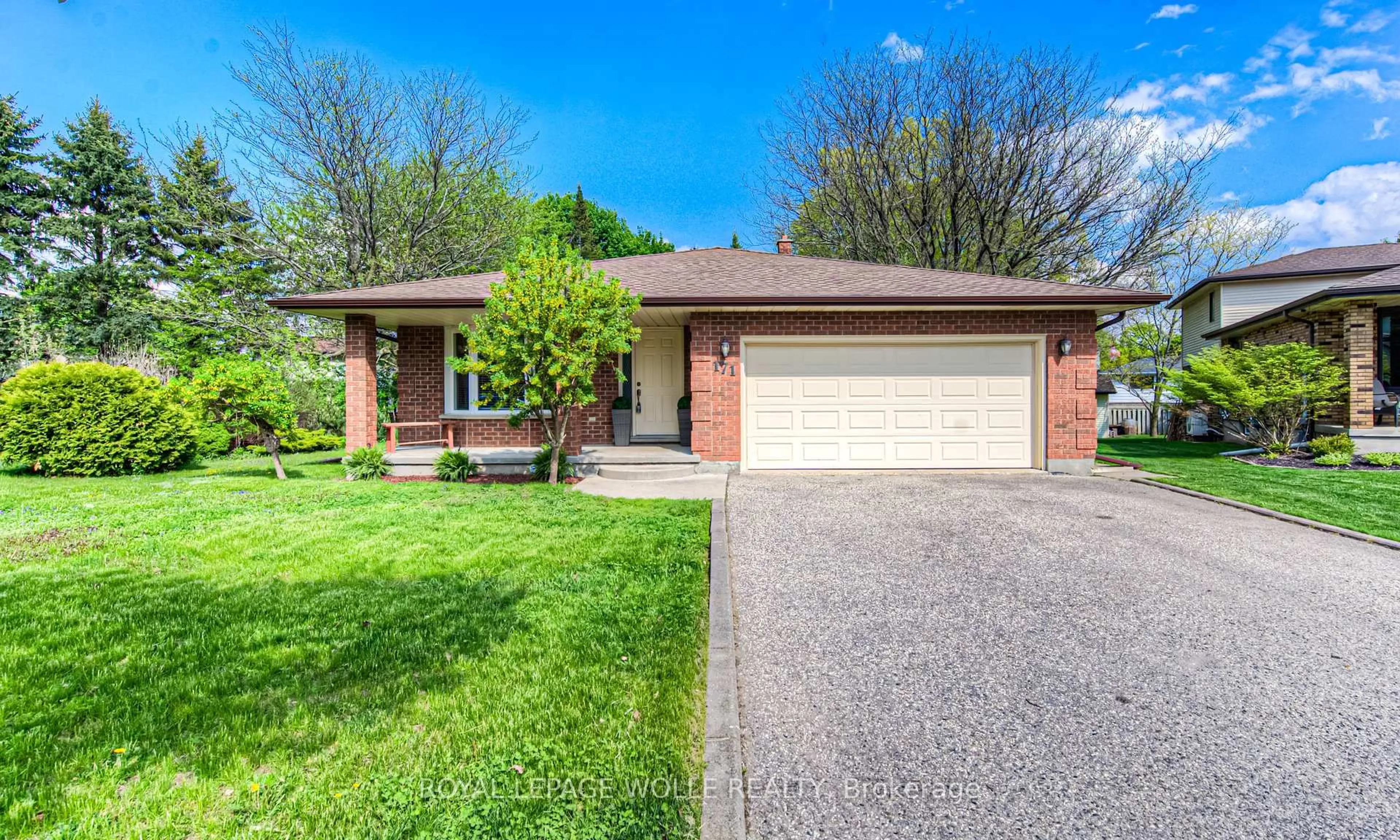Home with brick exterior material, street for 171 Mayberry Crt, Waterloo Ontario N2K 3K2