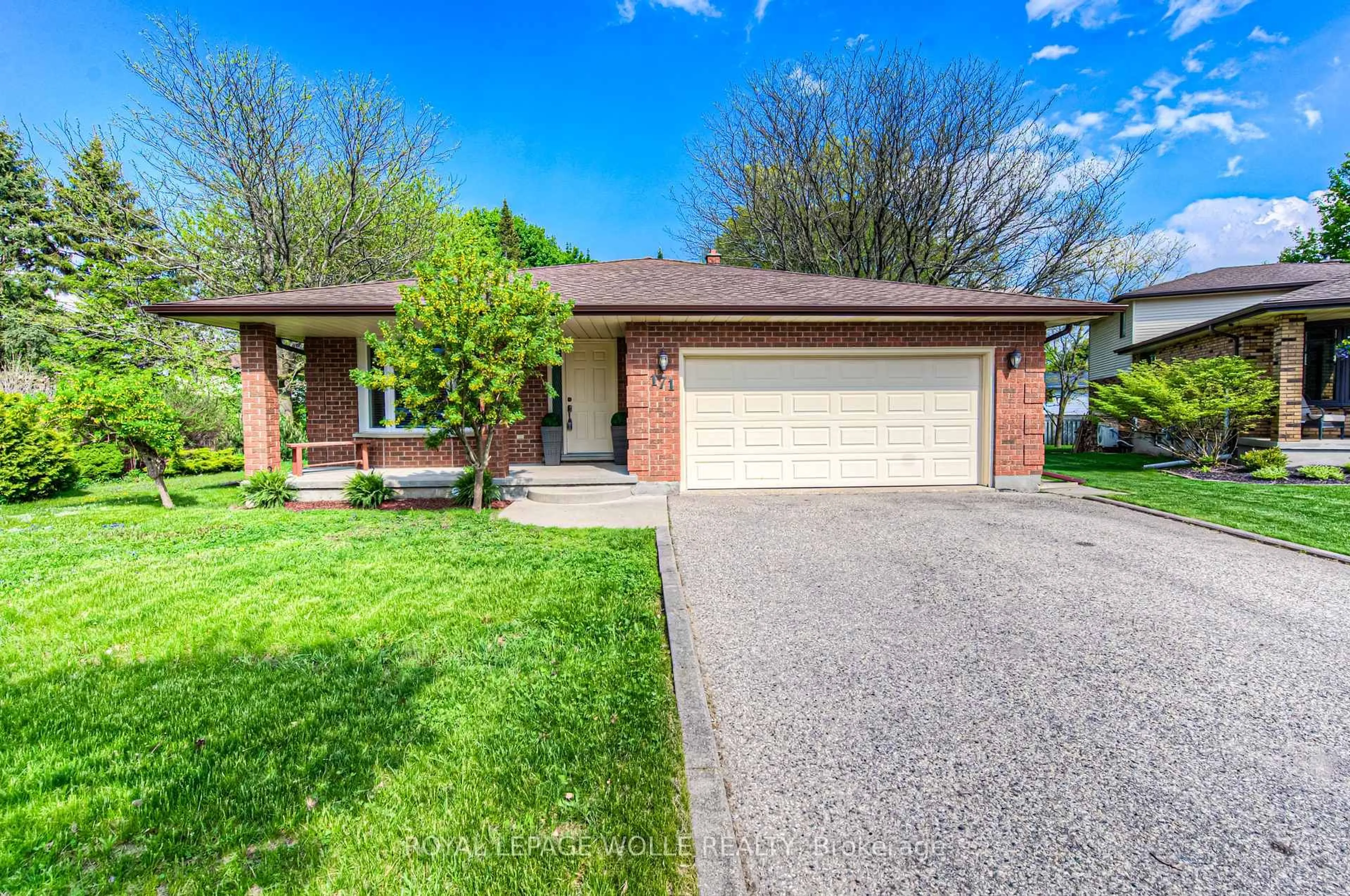 Home with brick exterior material, street for 171 Mayberry Crt, Waterloo Ontario N2K 3K2