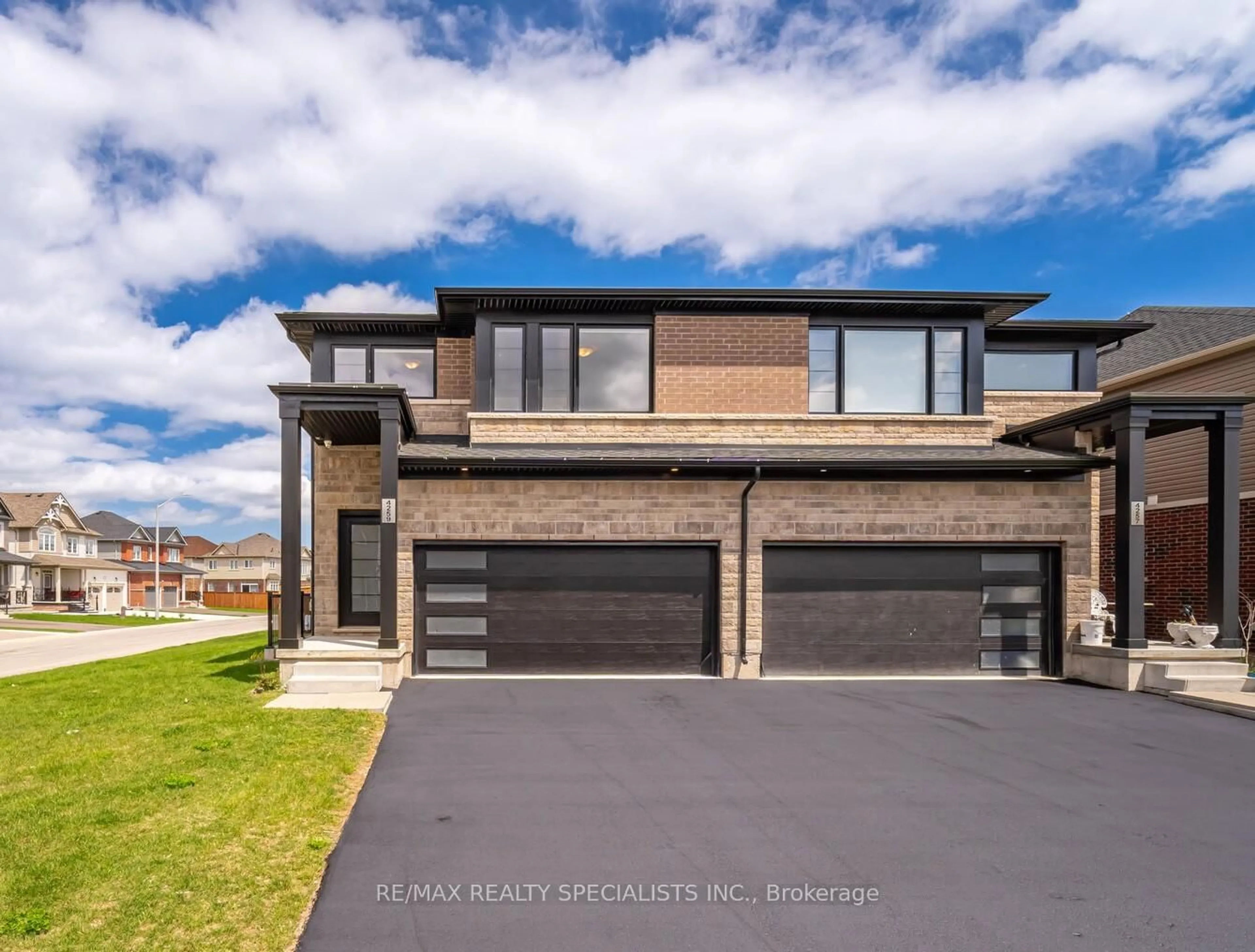 Home with brick exterior material, street for 4259 SHUTTLEWORTH Dr, Niagara Falls Ontario L2G 3P6
