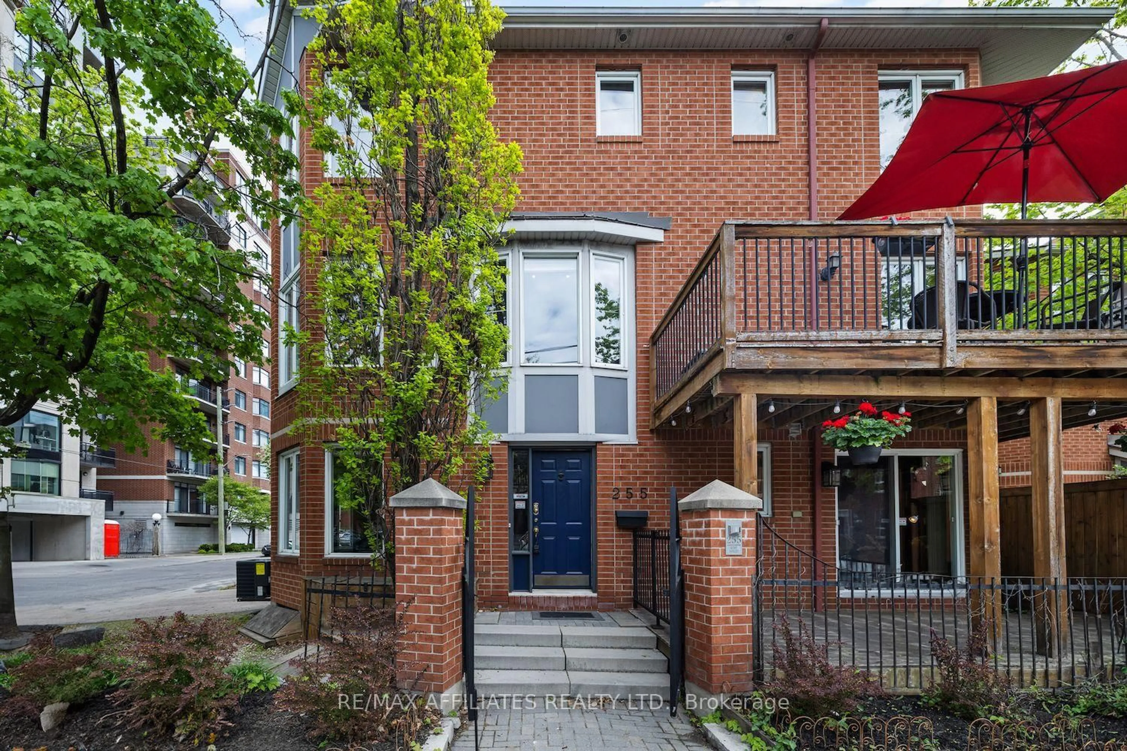 Home with brick exterior material, street for 255 Kent St, Ottawa Ontario K2P 2N4
