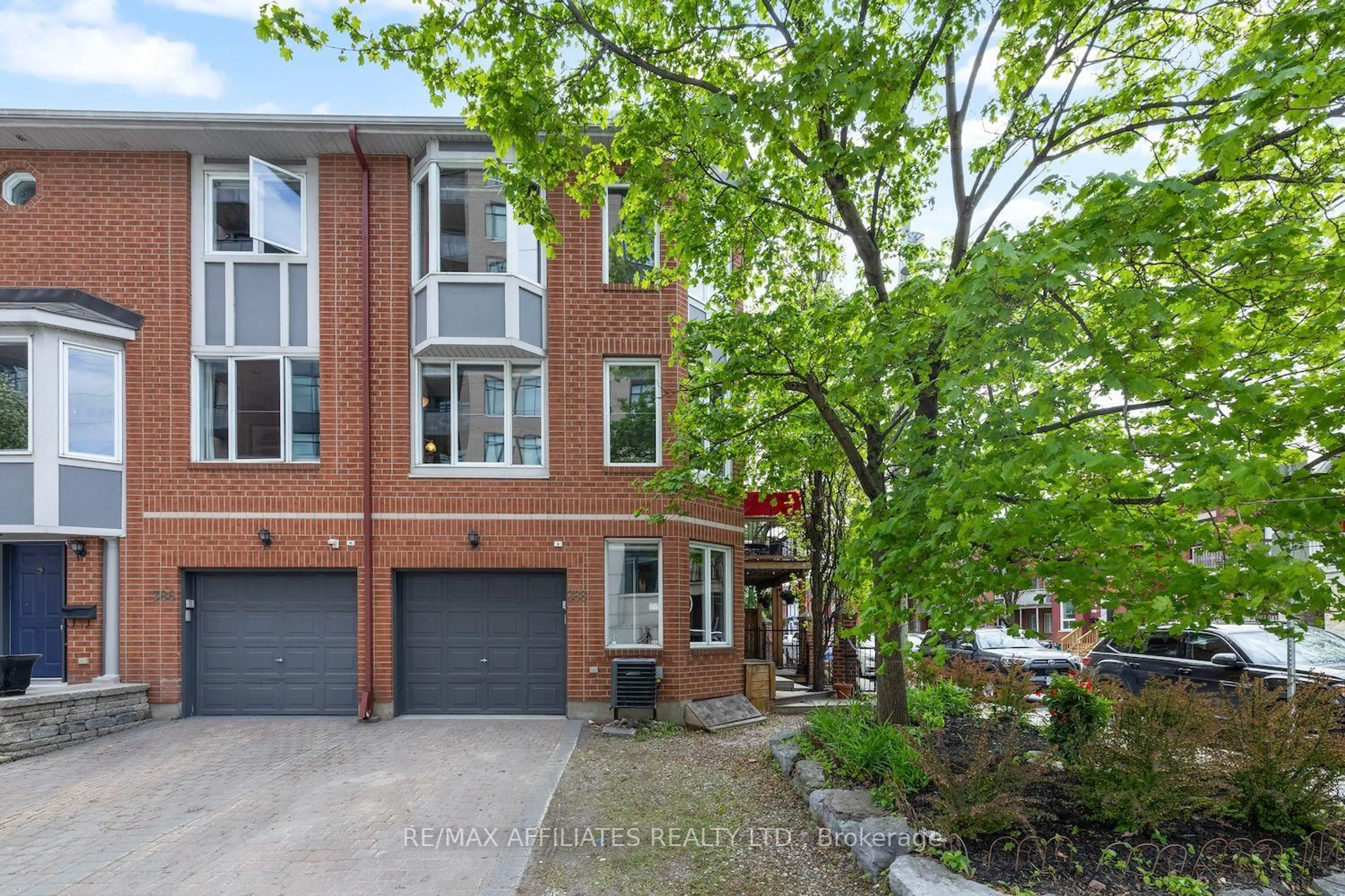 Home with brick exterior material, street for 255 Kent St, Ottawa Ontario K2P 2N4