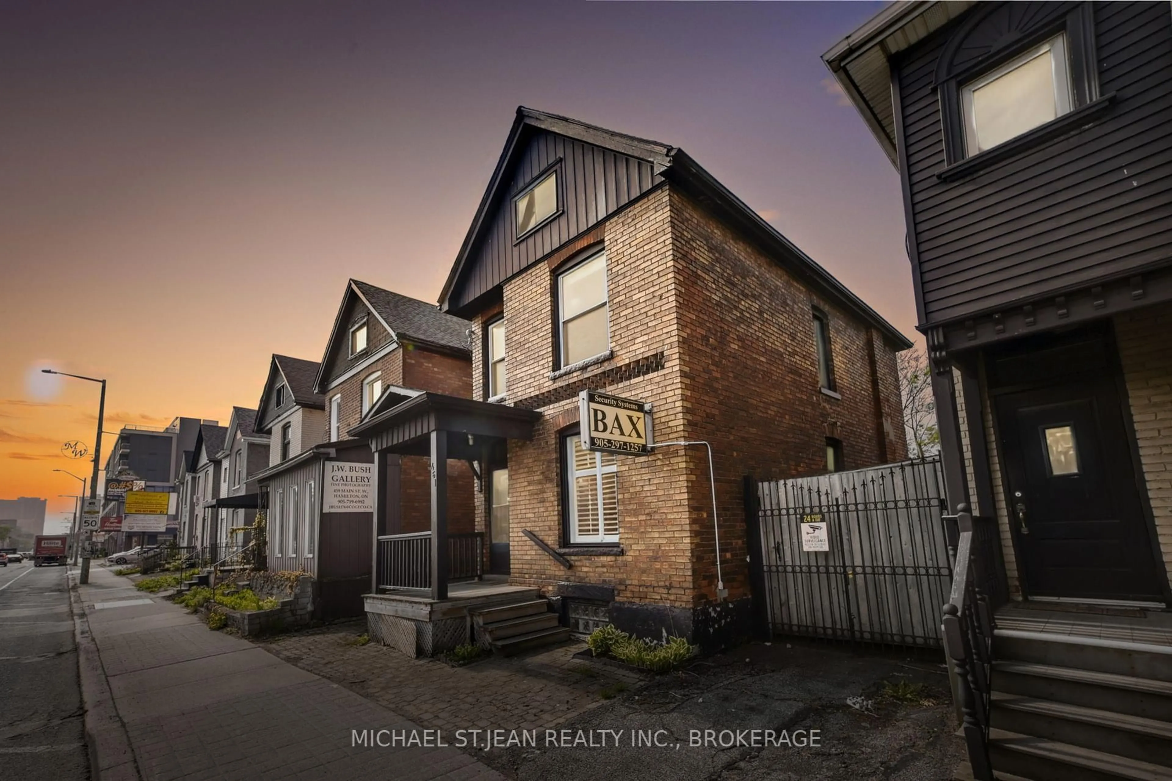 A pic from outside/outdoor area/front of a property/back of a property/a pic from drone, street for 461 Main St, Hamilton Ontario L8P 1K5