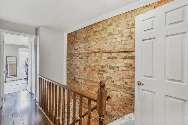 Additional property image - 461 Main St