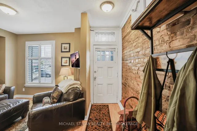 Additional property image - 461 Main St