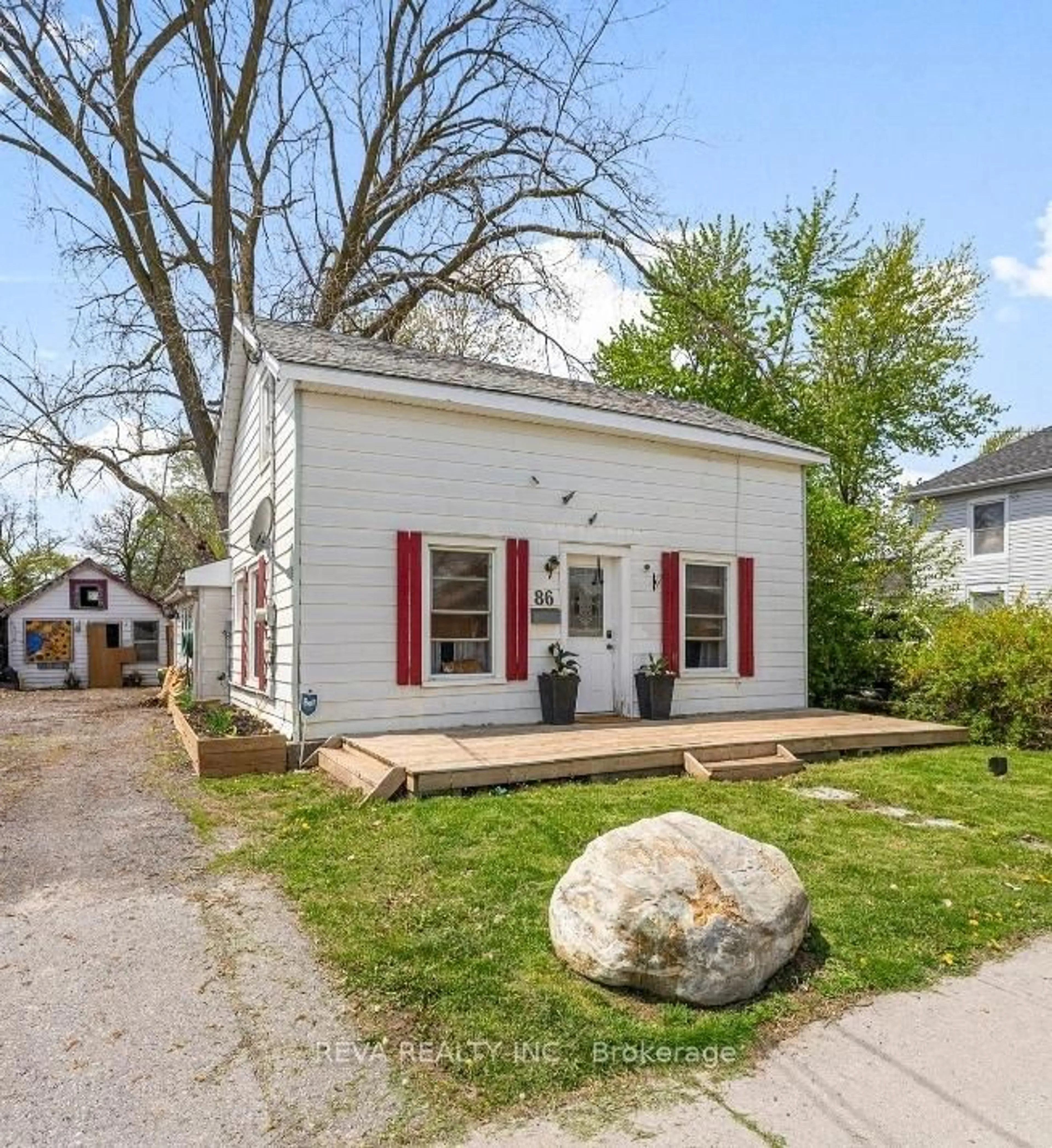 Home with vinyl exterior material, street for 86 Yeomans St, Belleville Ontario K8P 3X5