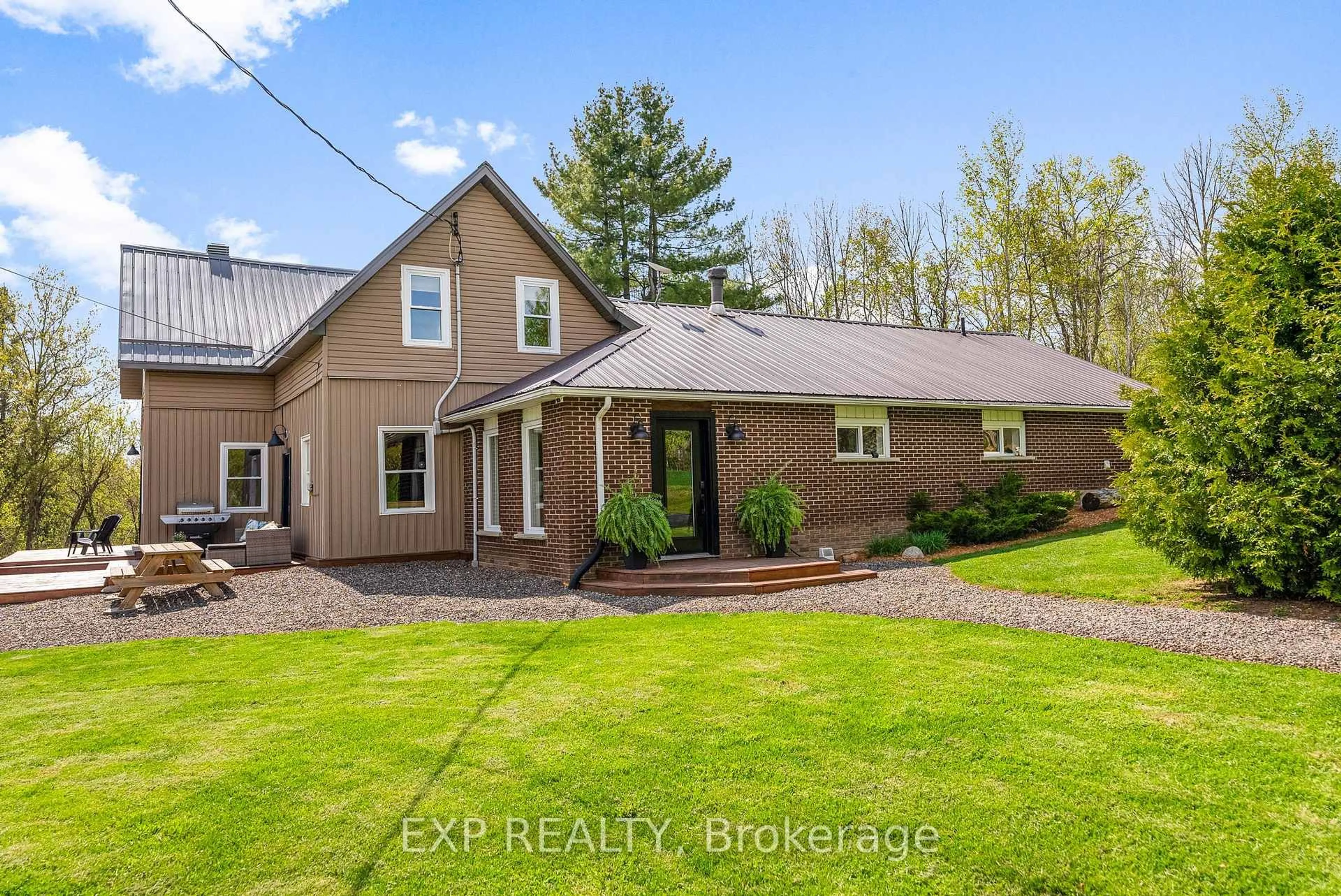 Home with brick exterior material, unknown for 1724B Kohlsmith Rd, Cobden Ontario K0J 1K0