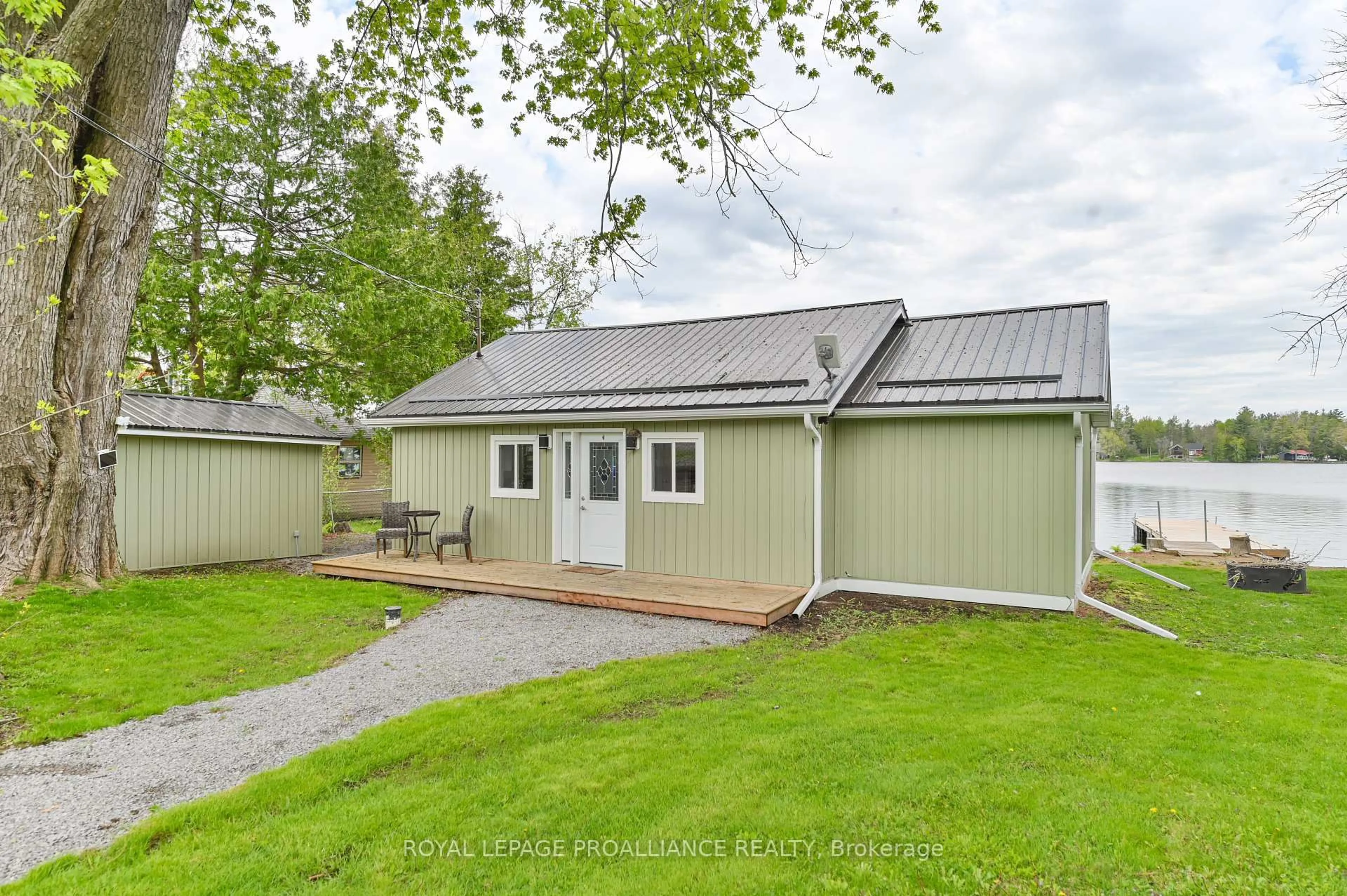 Shed for 118 Oak Lake Rd, Stirling Ontario K0K 3E0