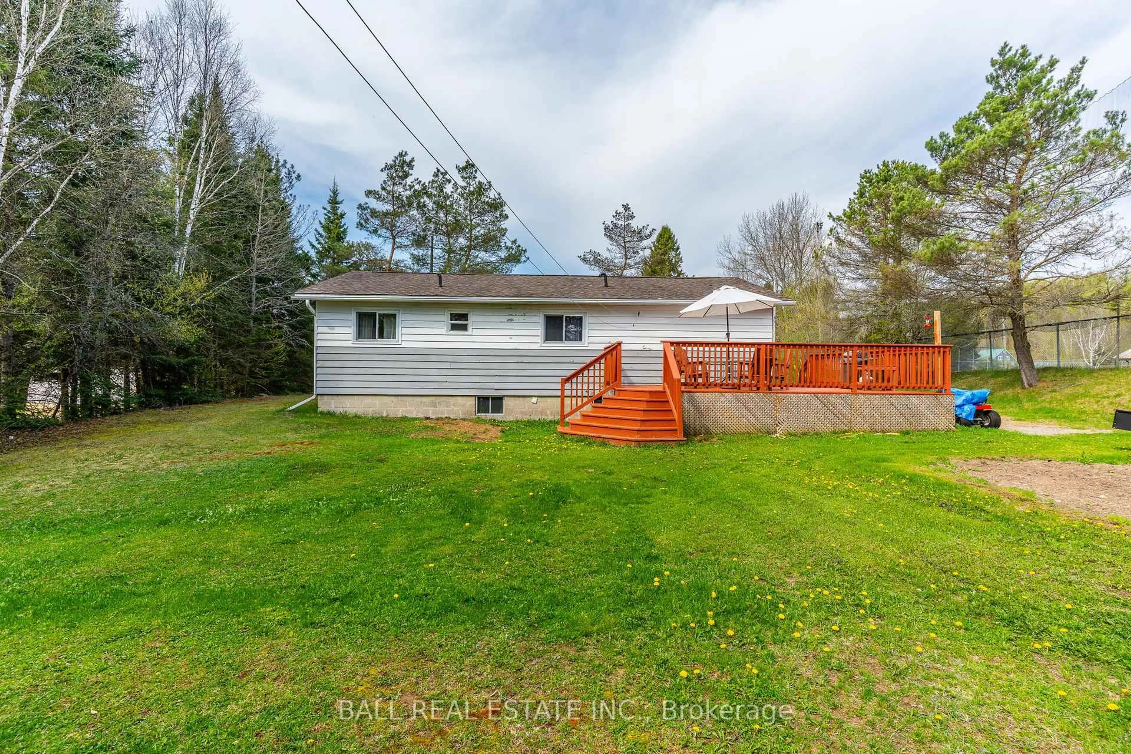 A pic from outside/outdoor area/front of a property/back of a property/a pic from drone, water/lake/river/ocean view for 1039 Rainbow Dr, Dysart et al Ontario K0L 1X0